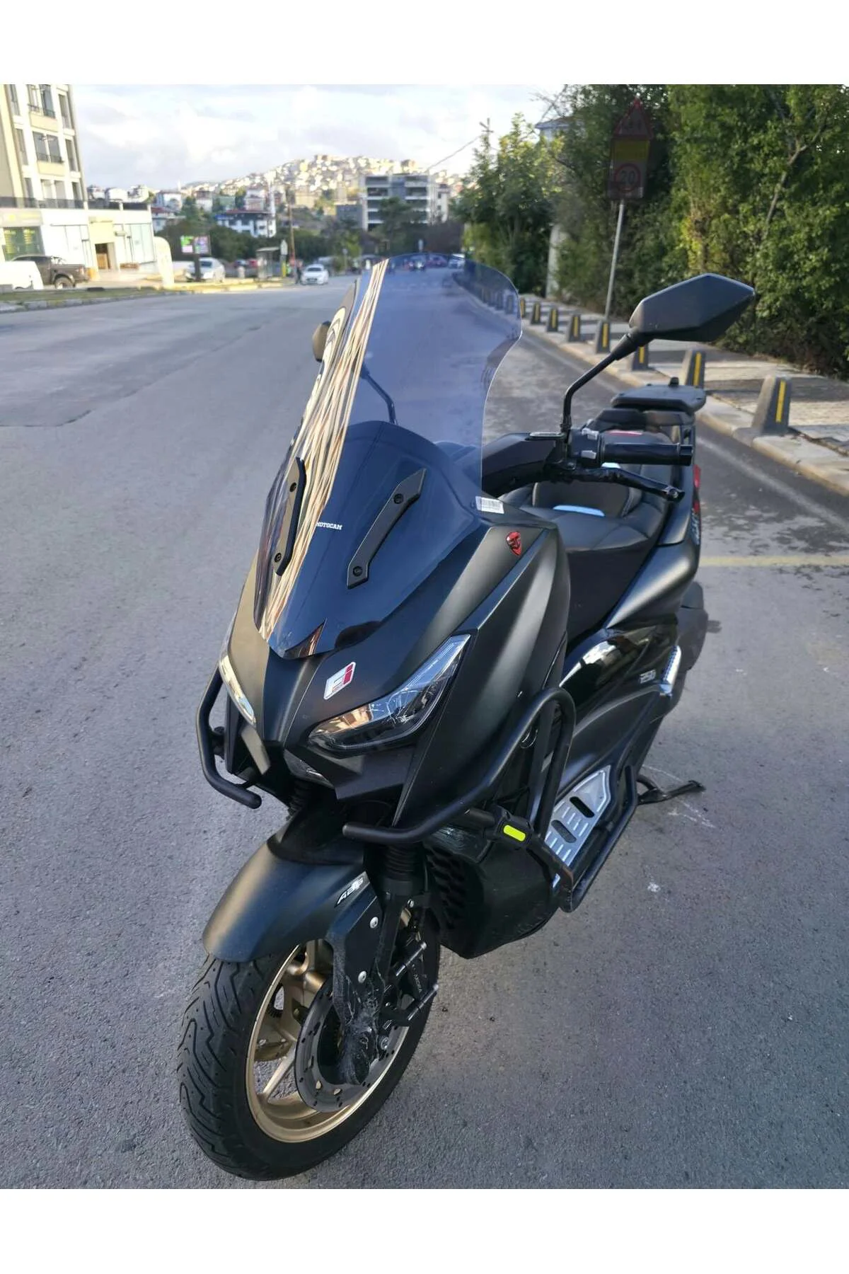 Arora Max Pro 250 Ön Cam 2025-2026 Model 63cm Füme Renkli 4mm