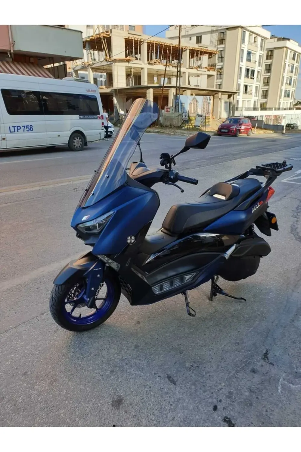 Arora Max PRO Ön Cam 2023-2025 Model 65cm Füme Renkli 4mm ORTA BO