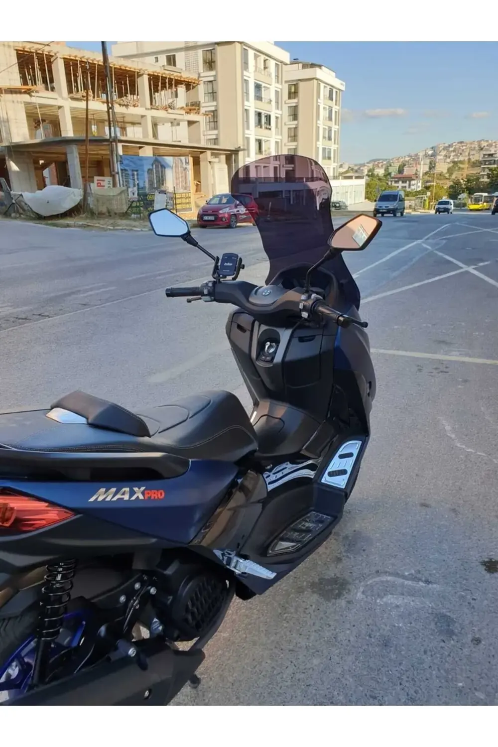 Arora Max PRO Ön Cam 2023-2025 Model 65cm Siyah Renkli 4mm ORTA B Arora Max PRO Ön Cam 2023-2025 Model 65cm Siyah Renkli 4mm ORTA B