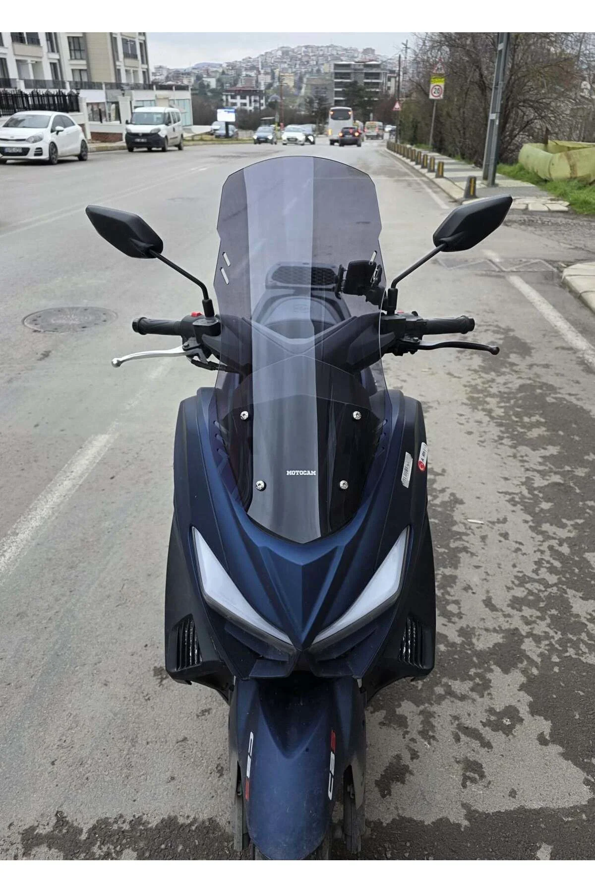 Arora Max T Ön Cam 2022-2026 Model 65cm Füme Renkli 4mm ORTA BOYL