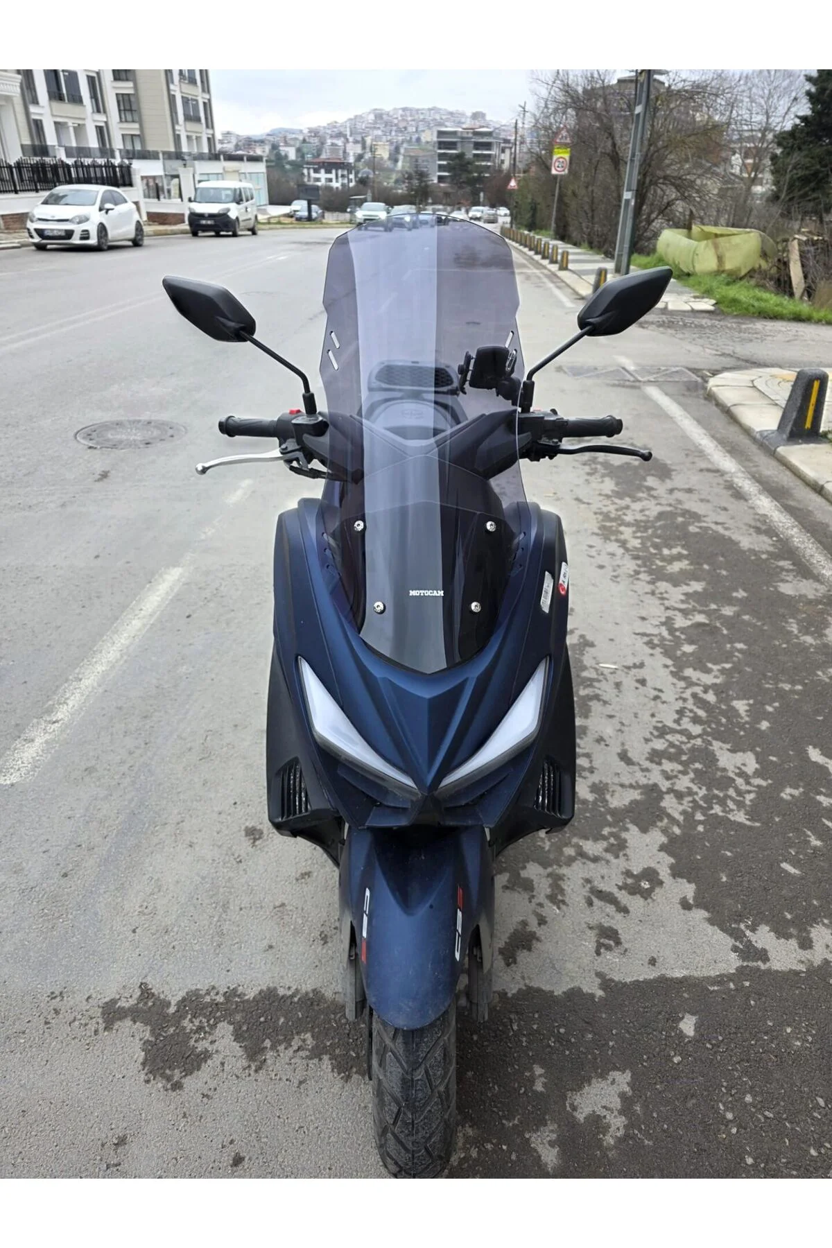 Arora Max T Ön Cam 2022-2026 Model 65cm Füme Renkli 4mm ORTA BOYL