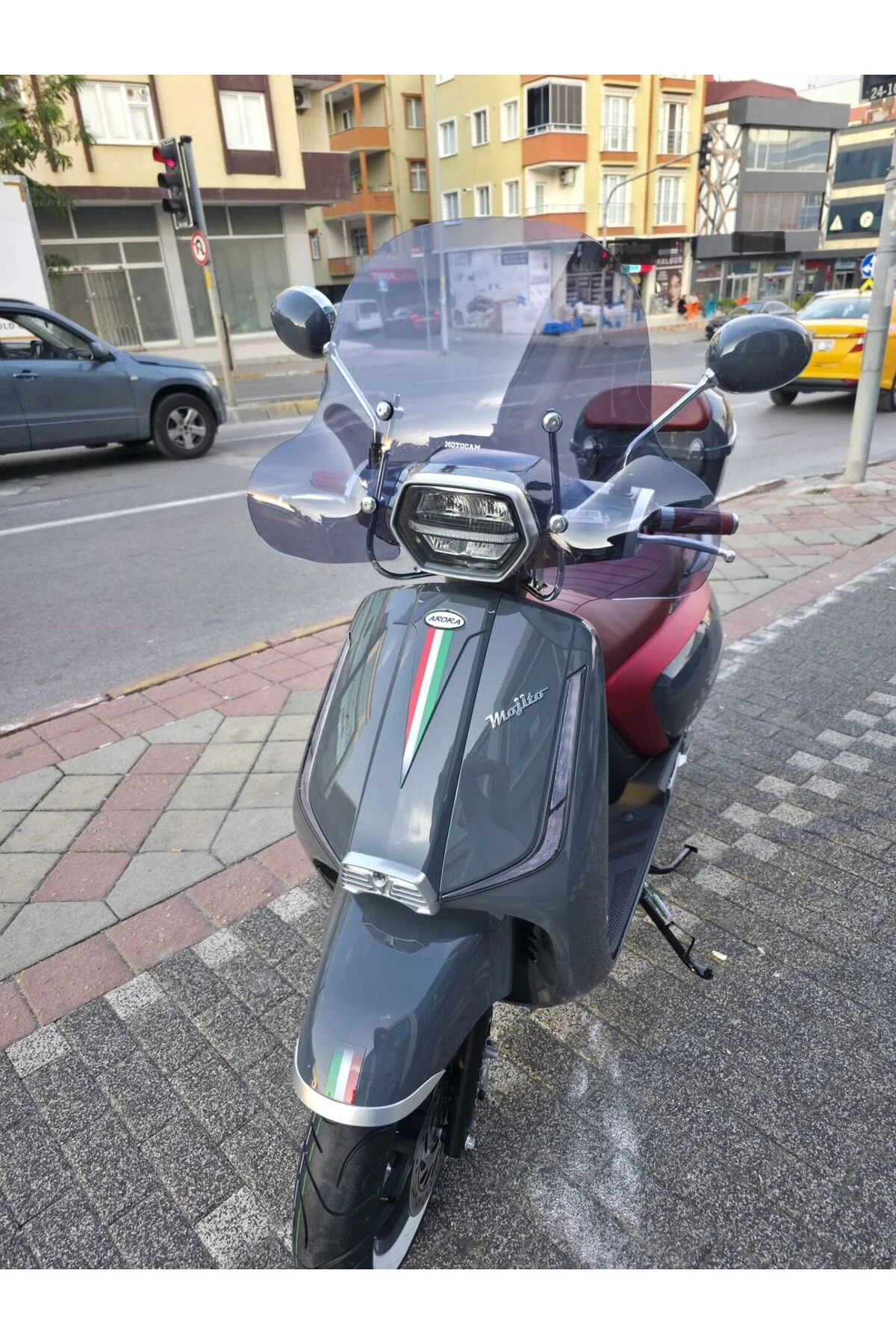 Arora Mojito 50 Ön Cam 2023-2026 Model 43cm Füme Renkli 4mm Elcikli APARATSIZ Arora Mojito 50 Ön Cam 2023-2026 Model 43cm Füme Renkli 4mm Elcikli APARATSIZ - Görsel 8