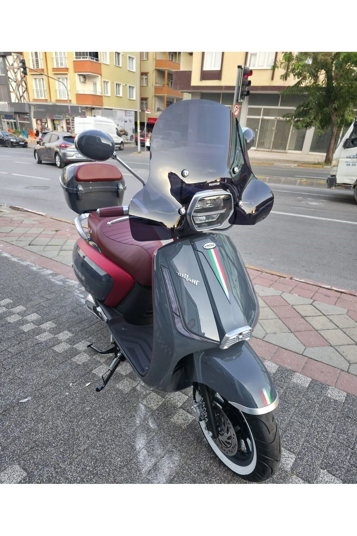 Arora Mojito 50 Ön Cam 2023-2026 Model 43cm Siyah Renkli 4mm Elcikli APARATSIZ Arora Mojito 50 Ön Cam 2023-2026 Model 43cm Siyah Renkli 4mm Elcikli APARATSIZ - Görsel 8