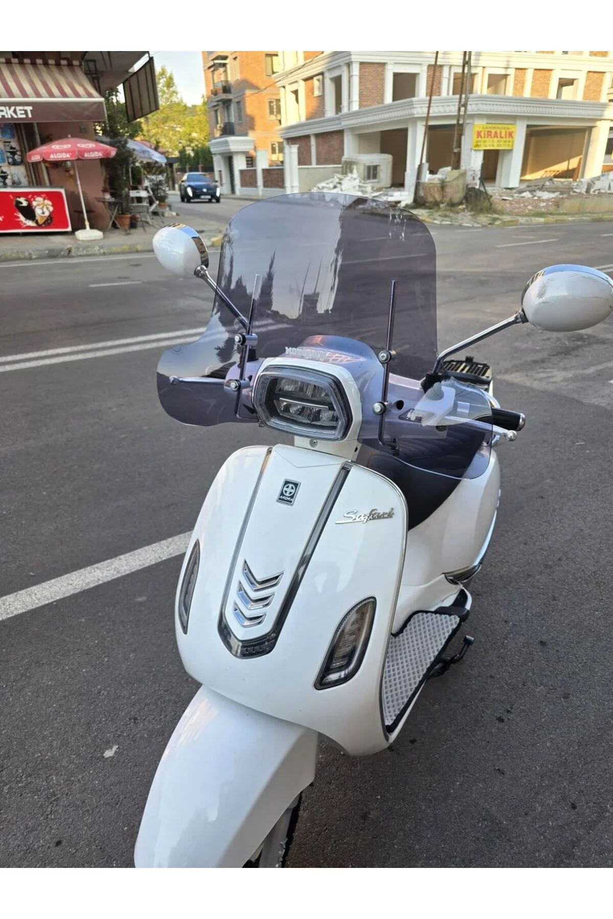 Arora Safari 50 Ön Cam 2021-2026 Model 37cm Füme Renkli 4mm Elcikli APARATSIZ