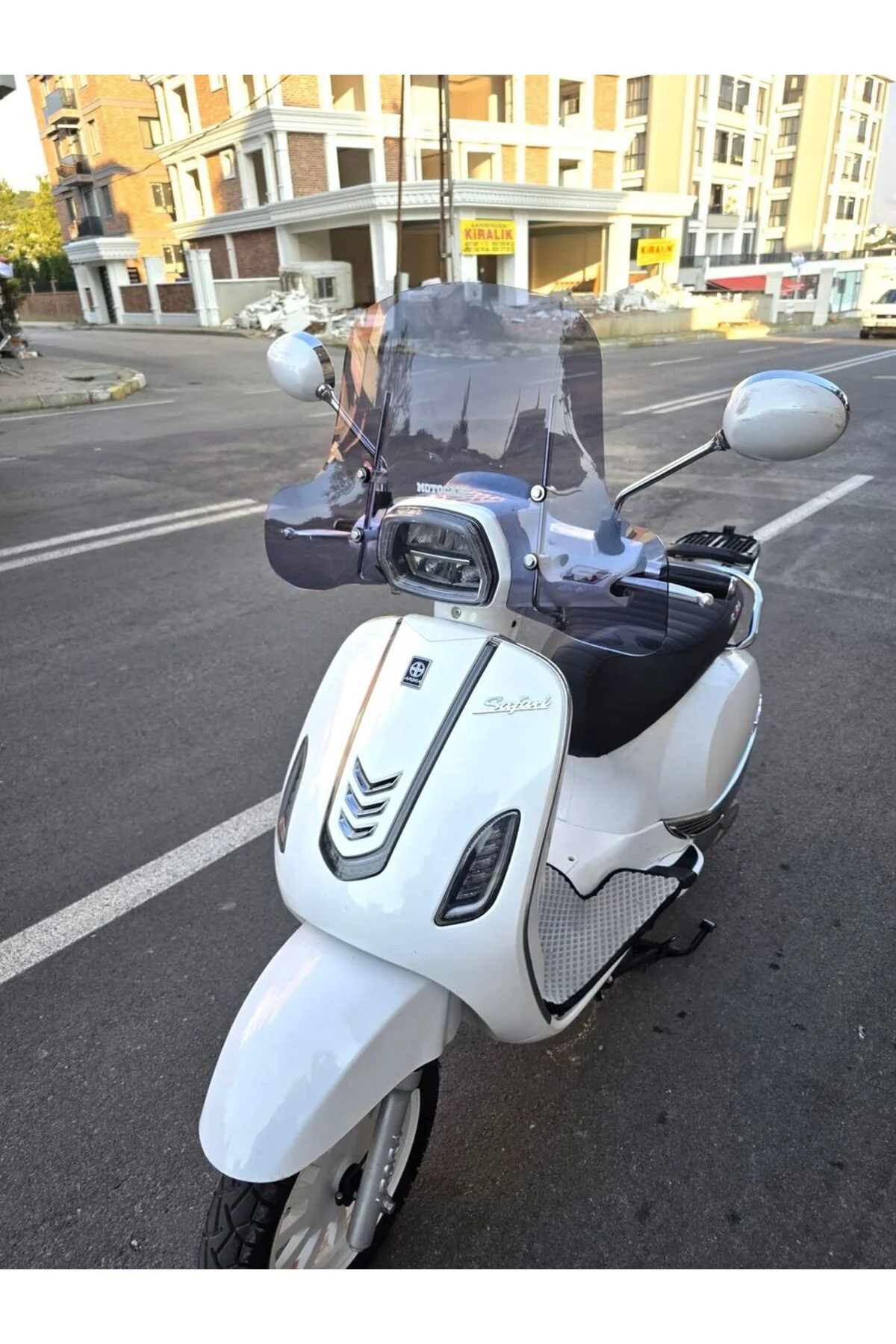Arora Safari 50 Ön Cam 2021-2026 Model 37cm Füme Renkli 4mm Elcikli APARATSIZ