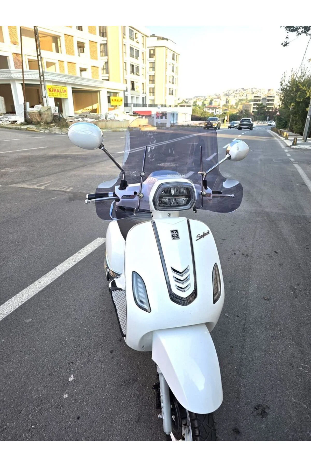 Arora Safari 50 Ön Cam 2021-2026 Model 37cm Füme Renkli 4mm Elcikli APARATSIZ
