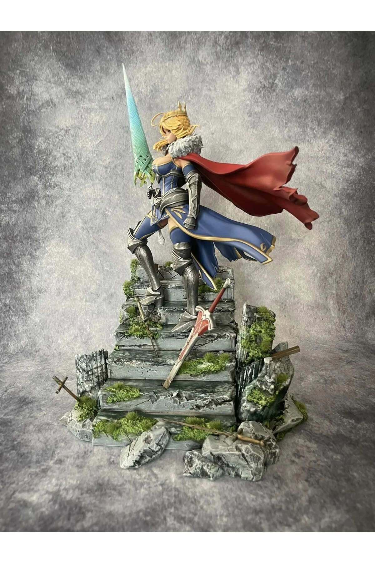 Artoria Pendragon Sabre Fate Stay Night Boyalı Figür 30 CM (DEV BOY)