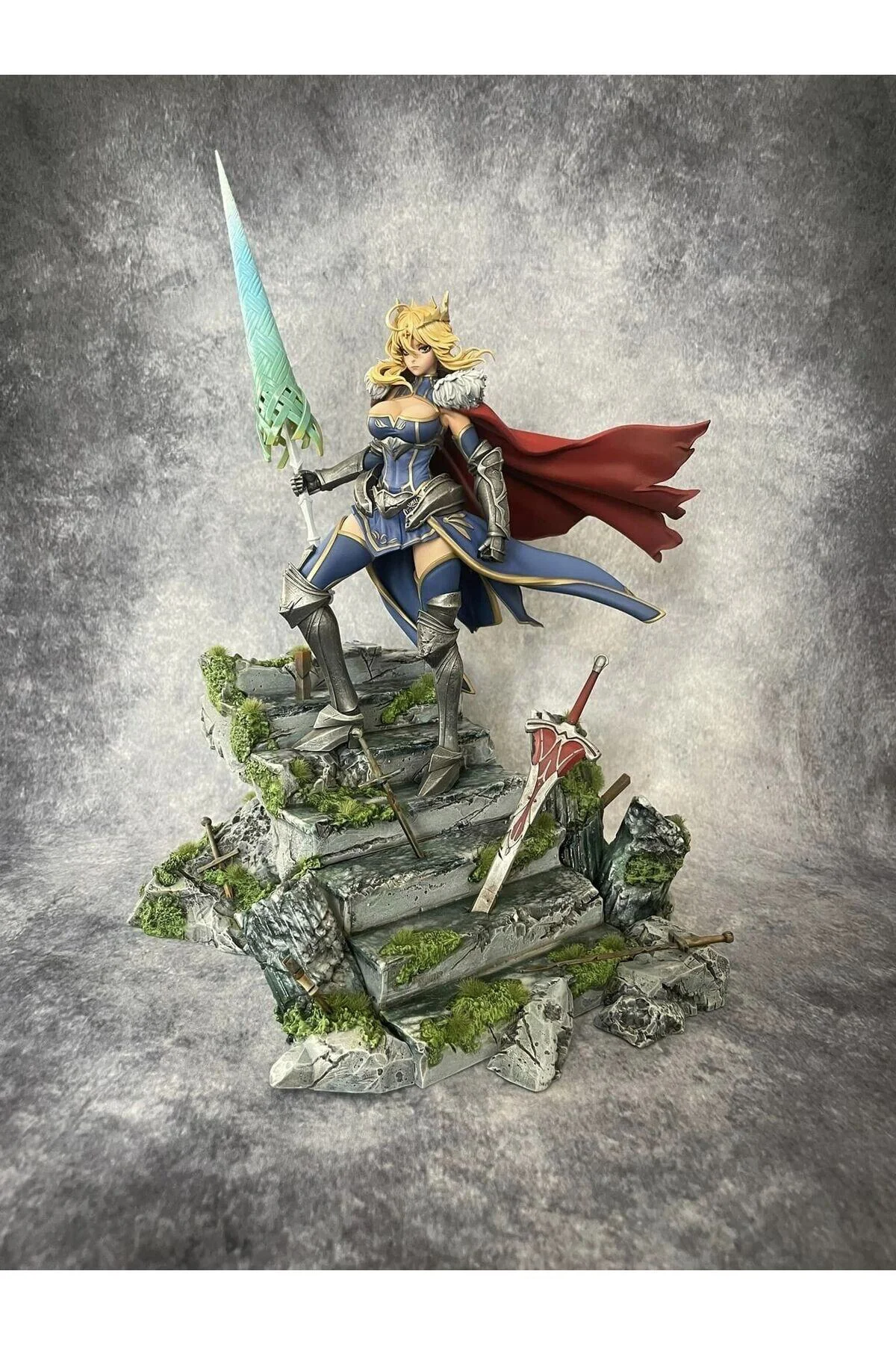 Artoria Pendragon Sabre Fate Stay Night Boyalı Figür 30 CM (DEV BOY)