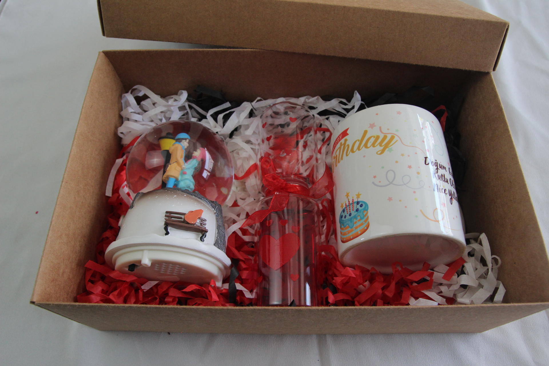 Home Aşk Ölçer Doğum Günü Kupa Bardak Sevgili Aşıklar Temalı Kar Küresi Hediye Kutusu