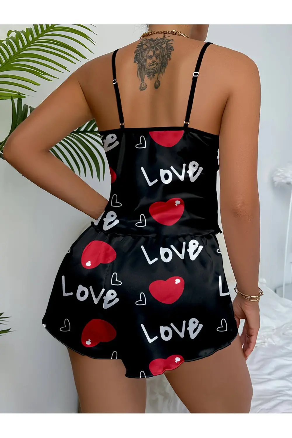 Aşk Temalı Kalp Desenli Siyah Saten Şortlu Gecelik Takım