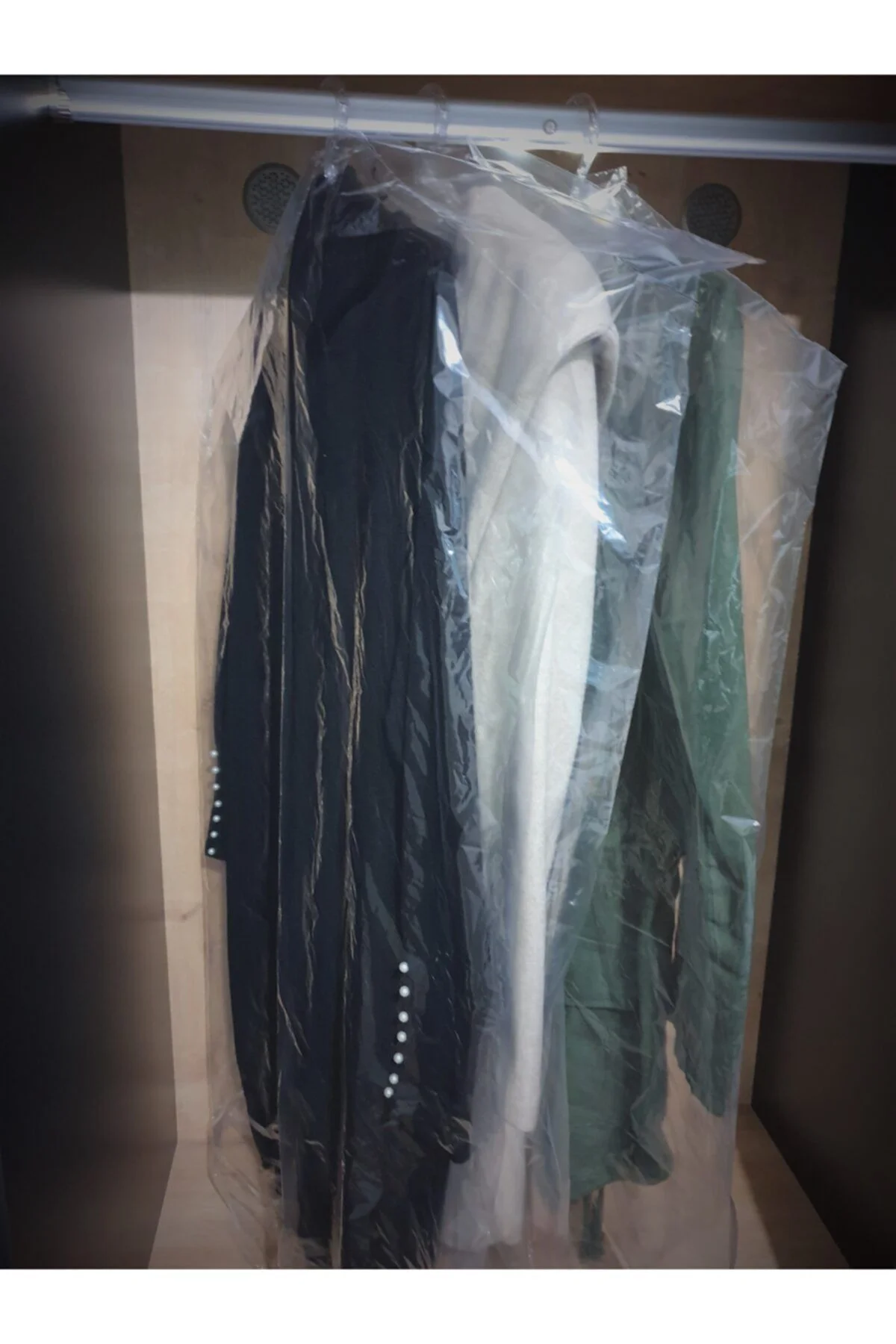 Askılı Elbise,kaban,mont,ceket Naylon Poşeti - Kıyafet Koruma Kılıfı - 60x120- 15 Adet Askılı Elbise,kaban,mont,ceket Naylon Poşeti - Kıyafet Koruma Kılıfı - 60x120- 15 Adet