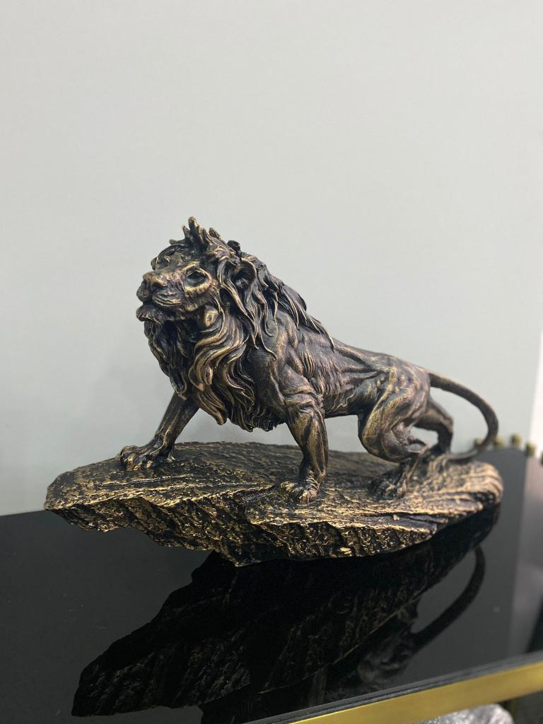 ASLAN KRAL BİBLO FİGÜRÜ TAŞ ÜSTÜNDE ASLAN BÜYÜK BOY