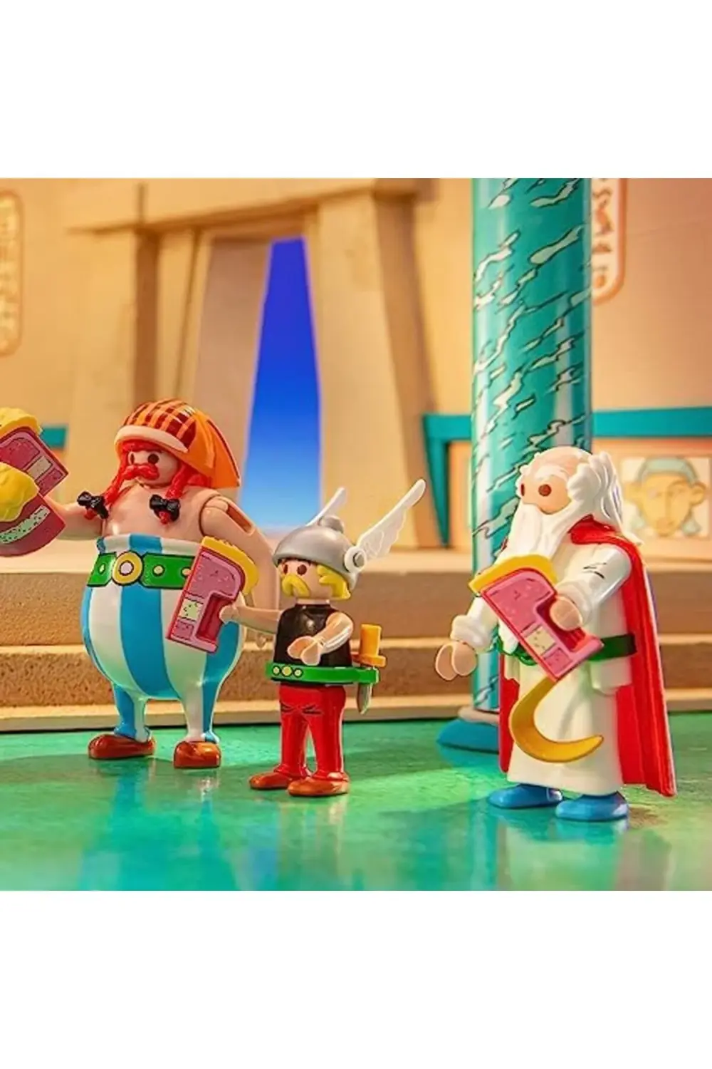 Asterix 71269 Pyradonis'in zehirli pastası, Asterix, Kleopatra’nı