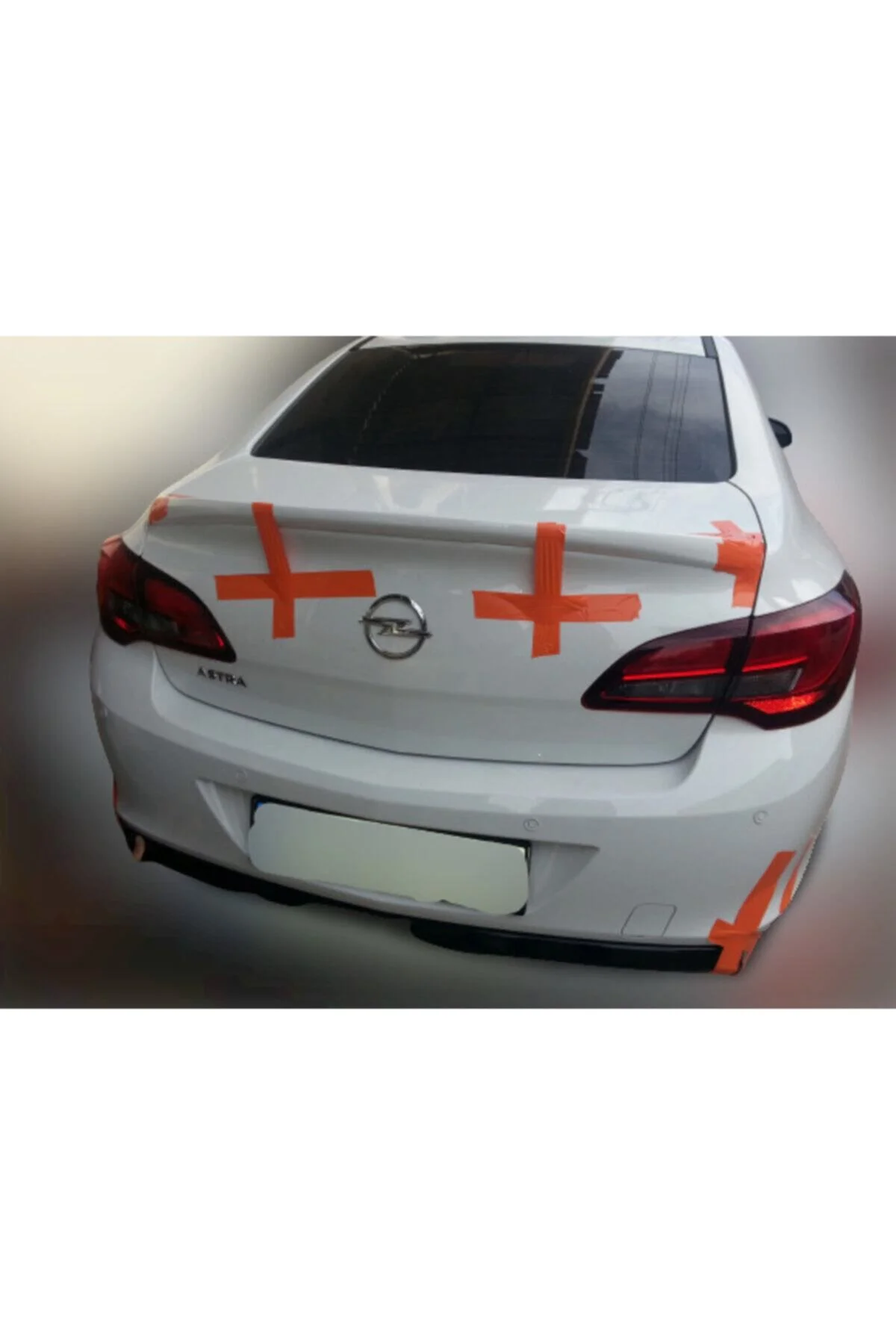 Astra J Sedan Astarlı Spoiler