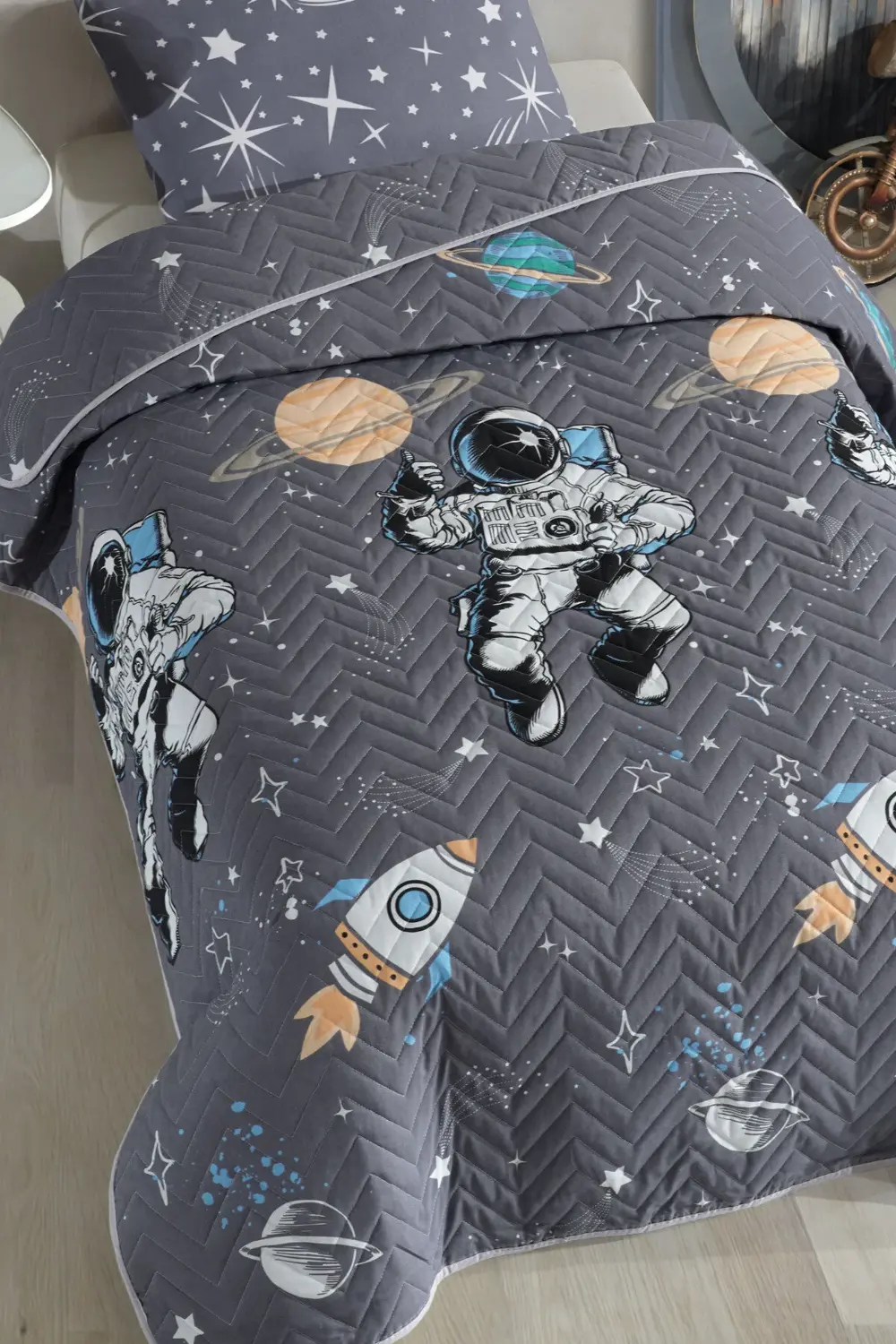 Astronot Desenli Çocuk-Genç Odası Tek Kişilik Pike-Yatak Örtüsü T
