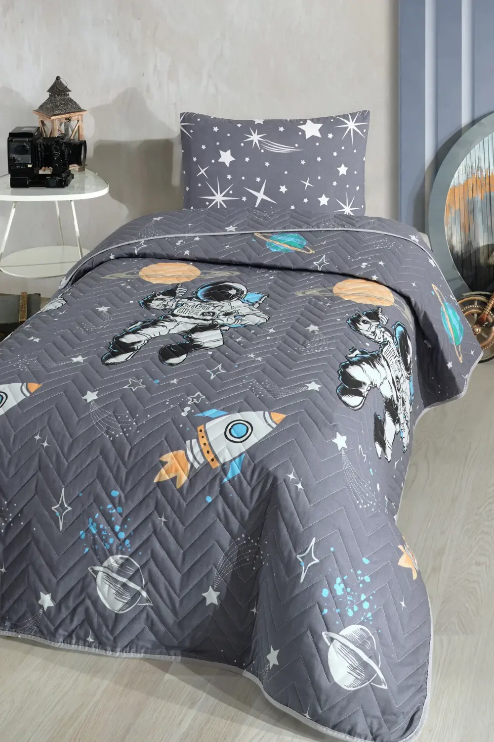 Astronot Desenli Çocuk-Genç Odası Tek Kişilik Pike-Yatak Örtüsü T