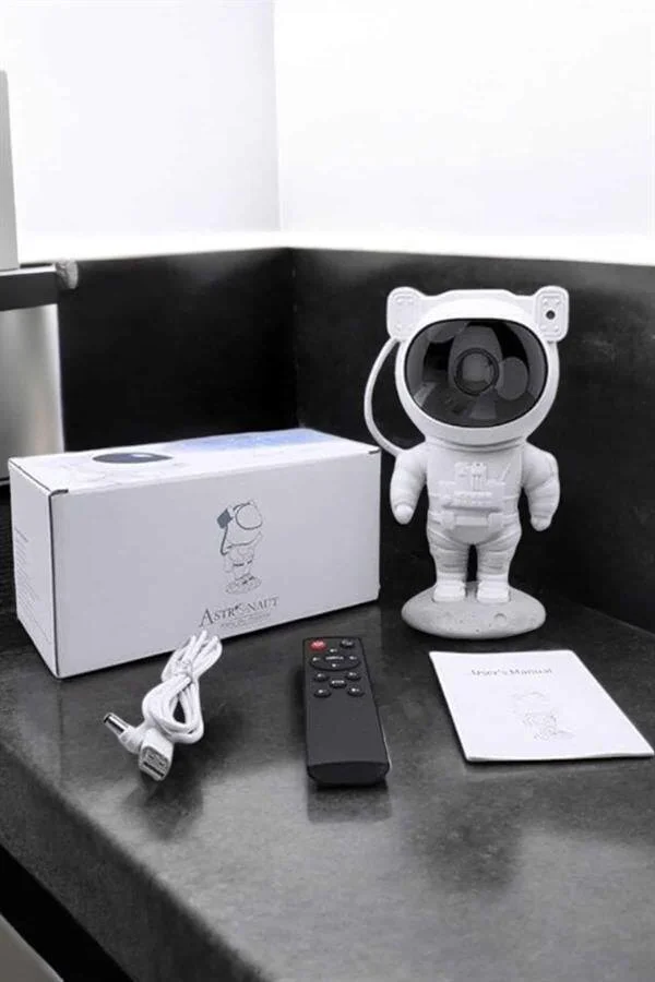 Astronot Görünümlü Projeksiyon Speaker - Nebula & Yıldız Efektli Ev Dekorasyonu