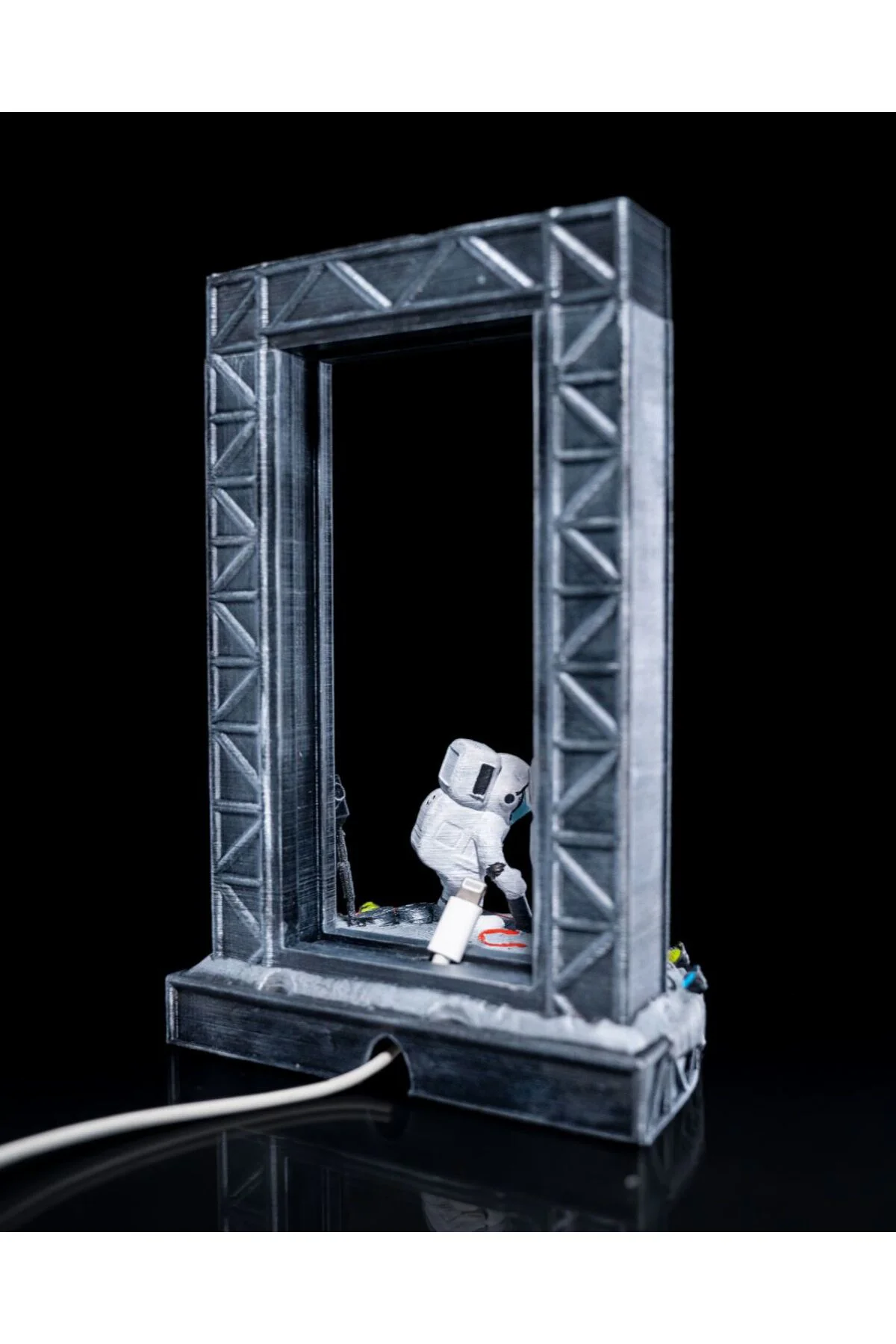 Astronot ve Ay Temalı Dekoratif Telefon Standı 20 CM