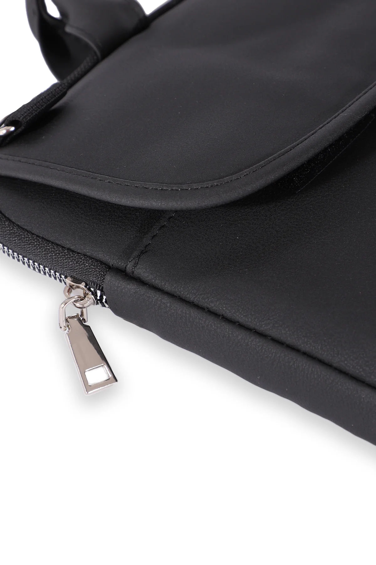 Asus Vivobook 16 (X1607QA) 16" NoirFlex Laptop ve Evrak Çantası