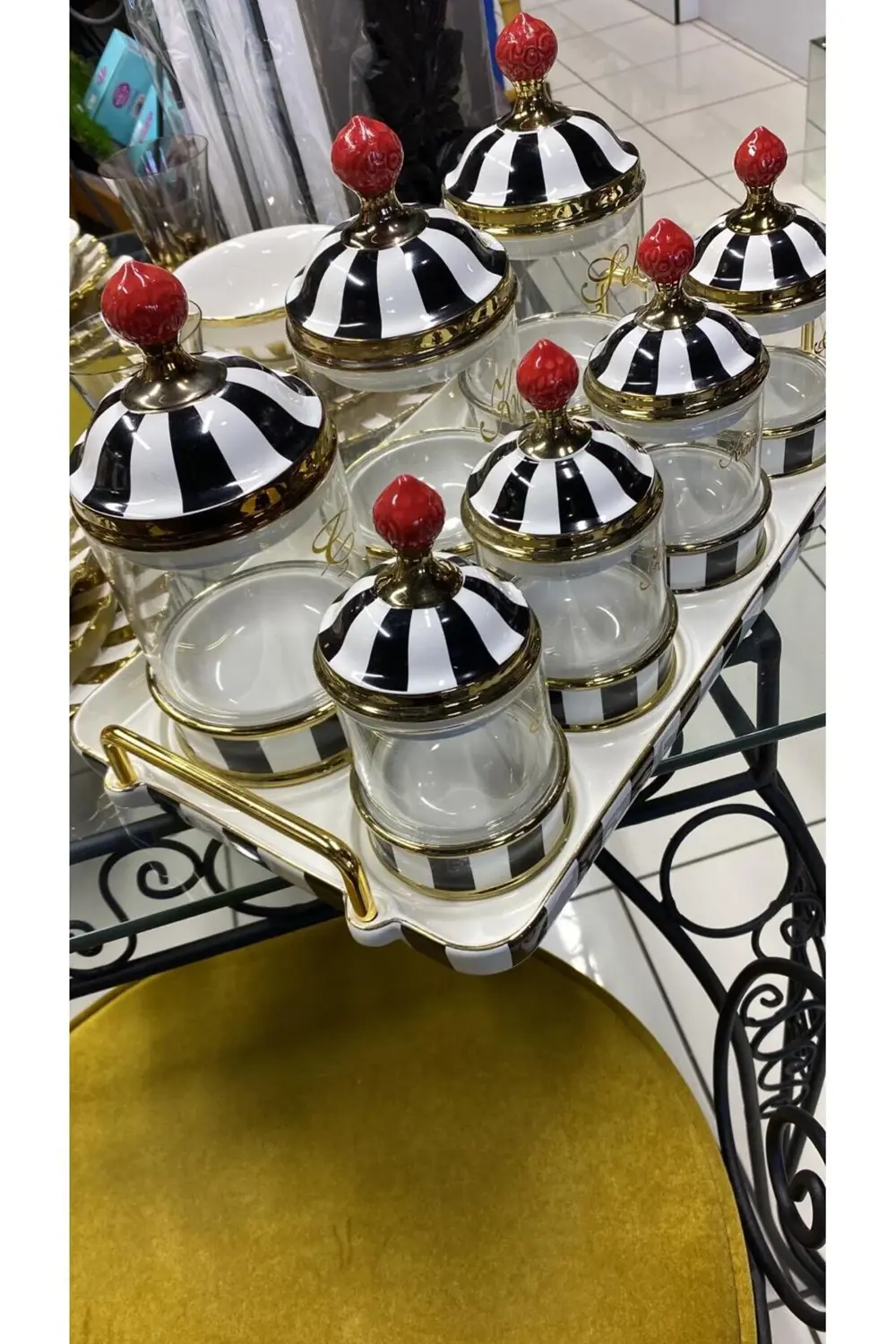 At Figürlü Yuvarlak Ahşap Dekoratif Tepsi 36 cm