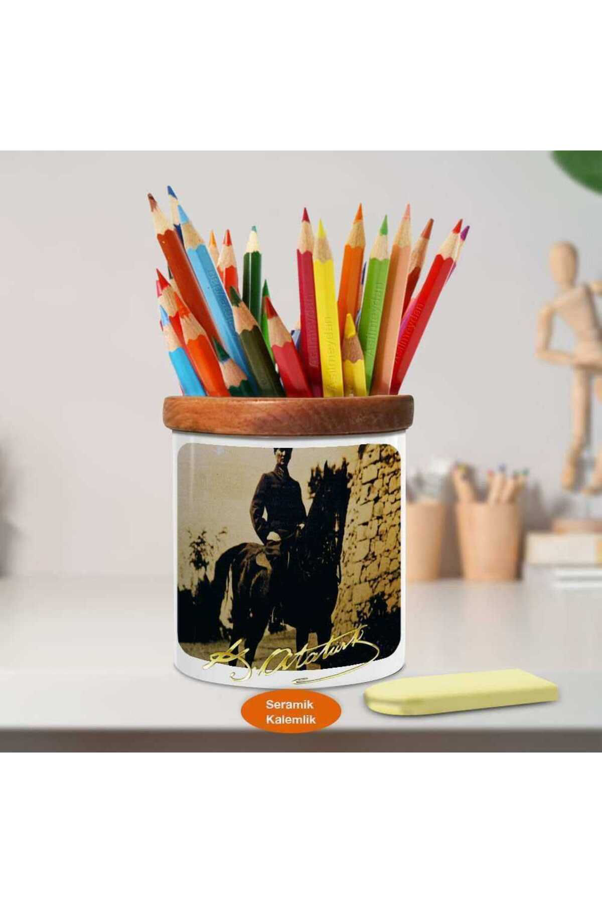 Asilmeydan At Üstünde Mustafa Kemal Atatürk Ahşap Seramik Kalemlik -S347