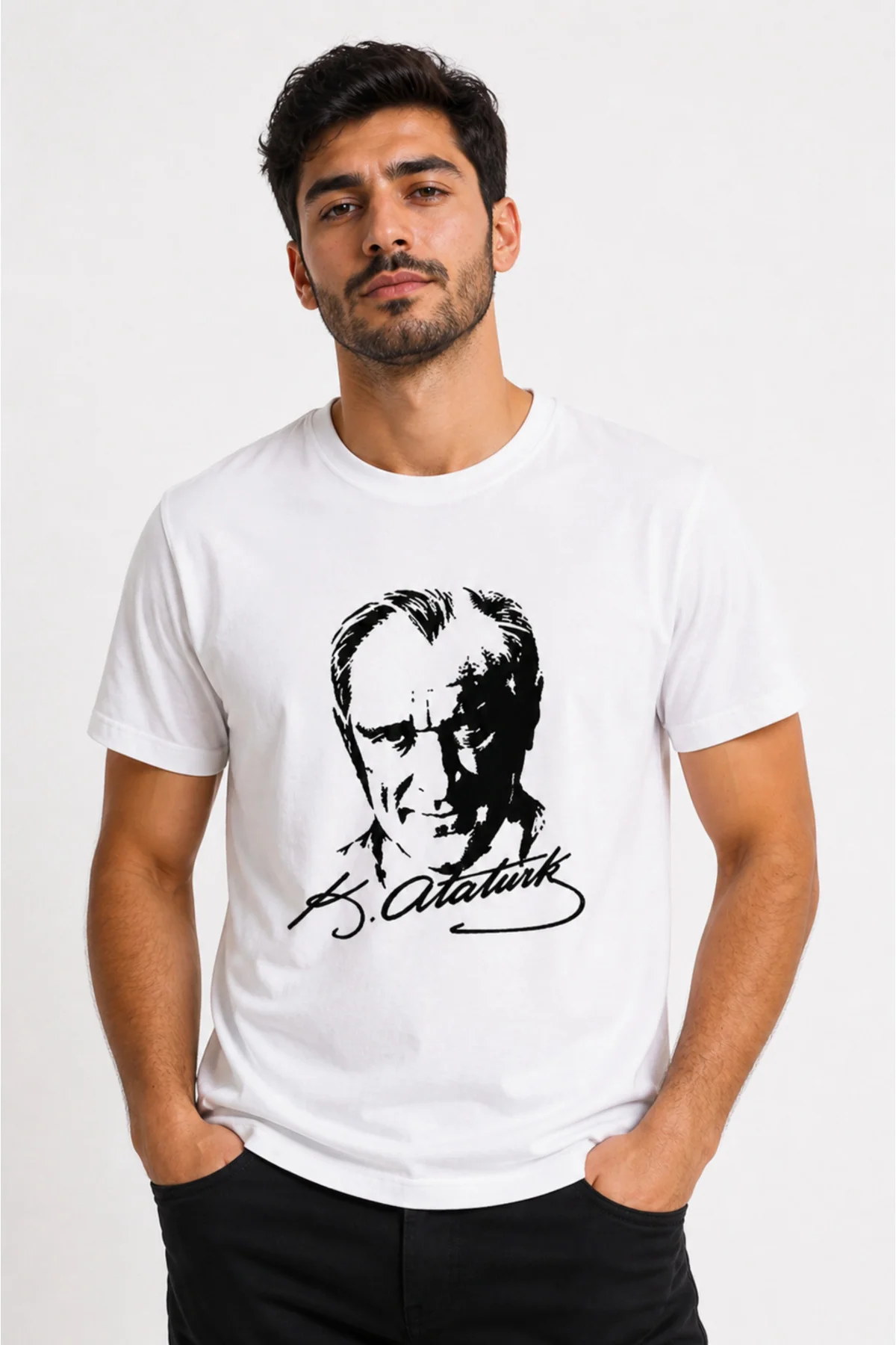 Atatürk Baskılı Beyaz Tişört Kadın Unisex %100 Pamuk Rahat Kalıp Günlük T-Shirt