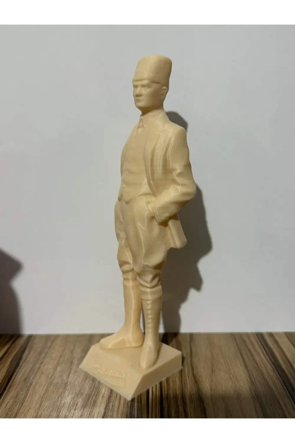 ATATÜRK HEYKELİ DEKORATİF MASA ÜSTÜ HEDİYELİK SÜS OBJE