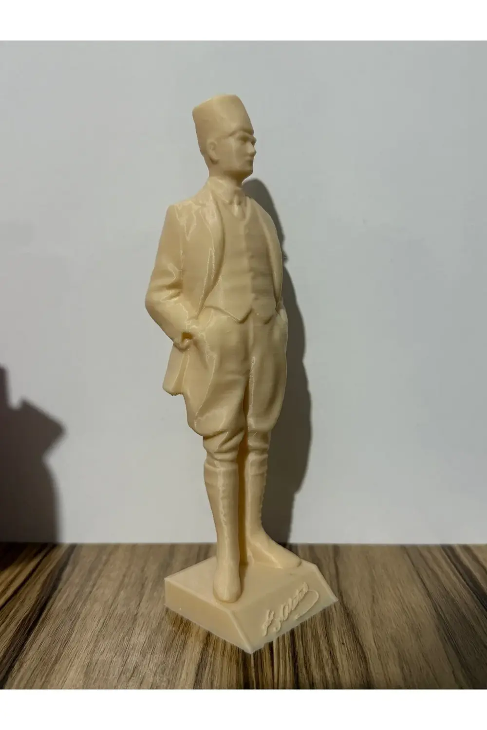 ATATÜRK HEYKELİ DEKORATİF MASA ÜSTÜ HEDİYELİK SÜS OBJE