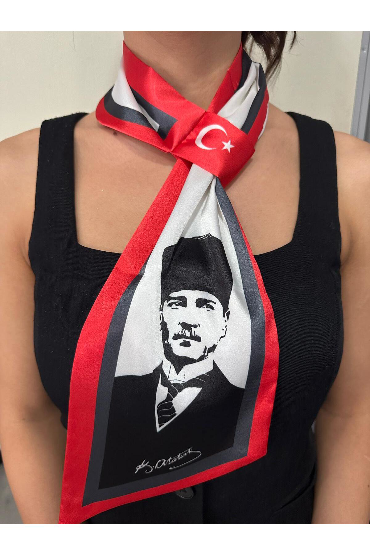 Atatürk Resimli & İmzalı Kravat Eşarp