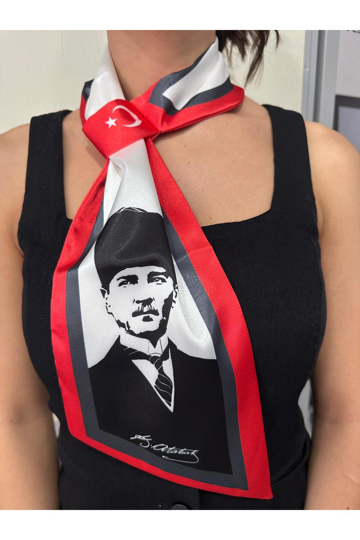 Atatürk Resimli & İmzalı Kravat Eşarp