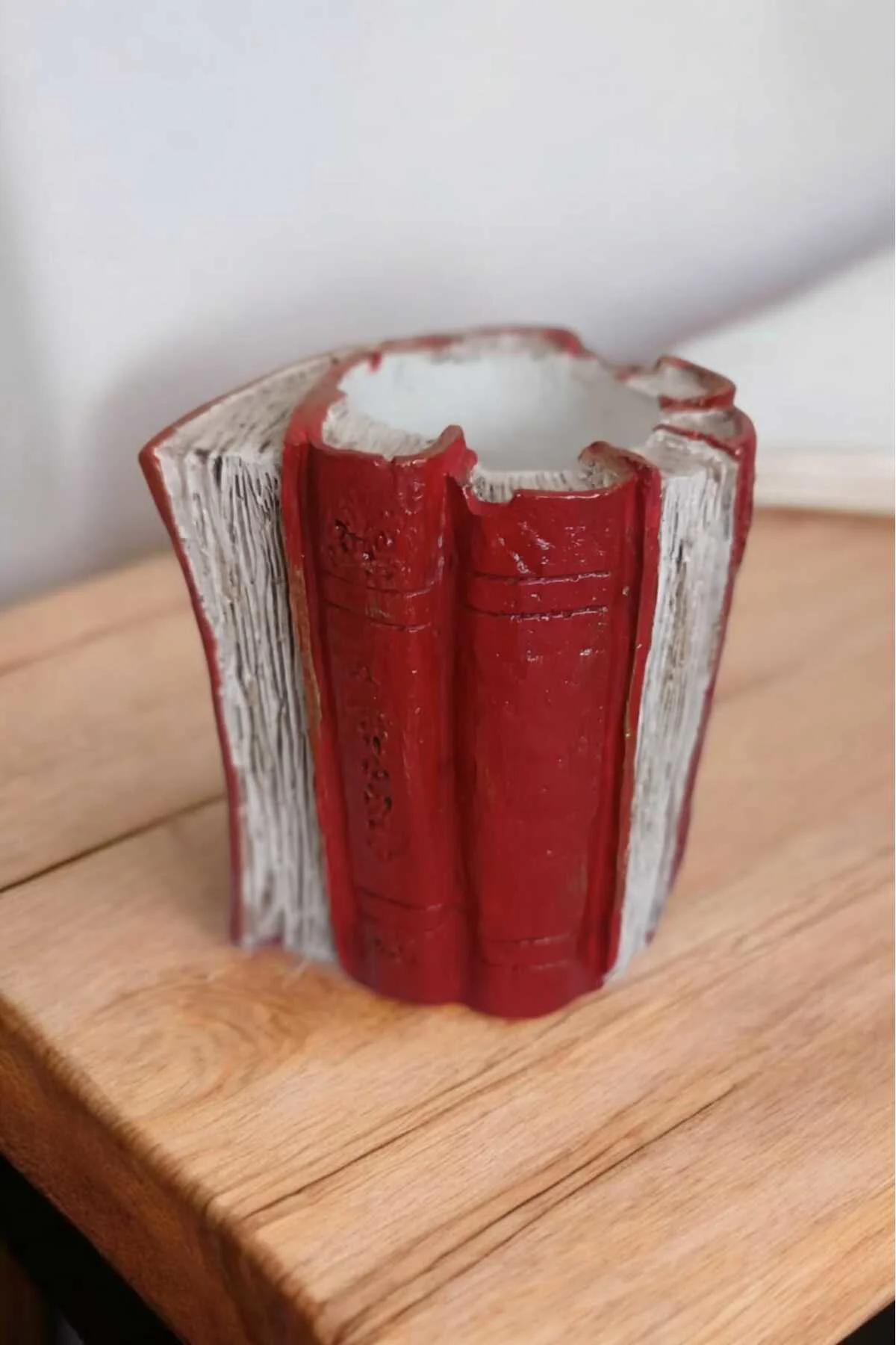 Atatürk'ün Nutuk Kitabı Şeklinde Kalemlik 10 x 8 cm