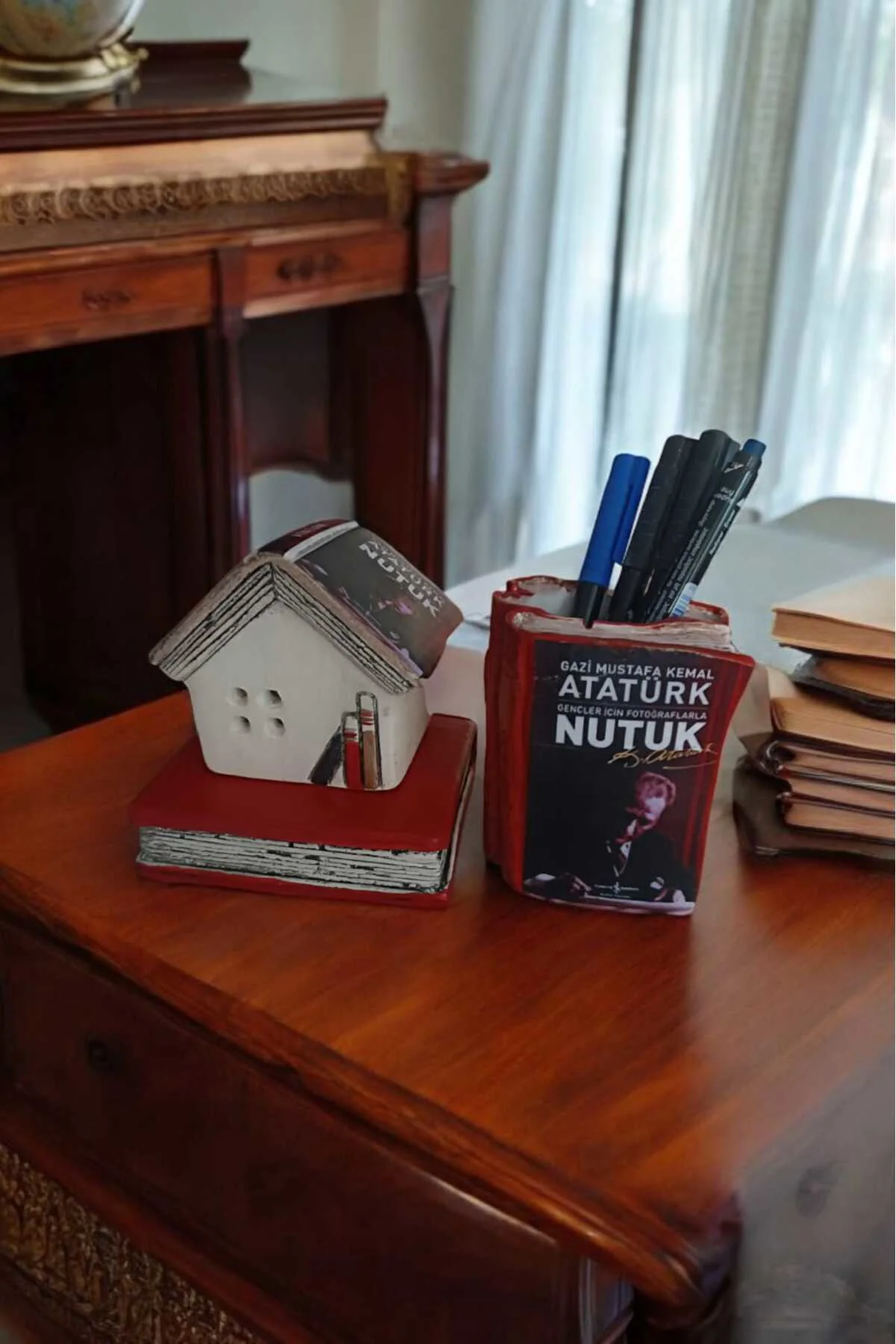 Atatürk'ün Nutuk Konseptli Hediyelik Set Kalemlik ve Tütsülük 2'l