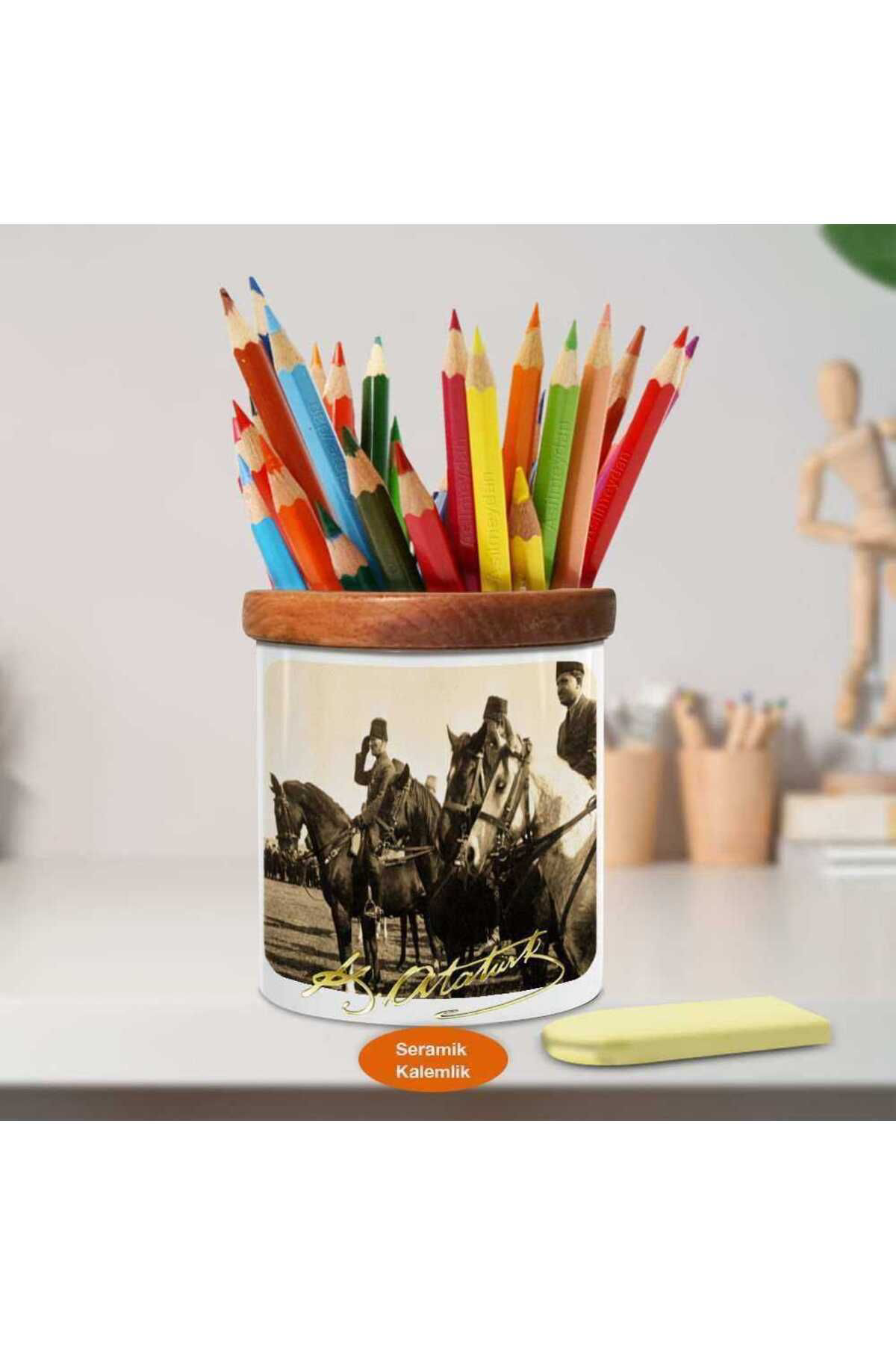 Asilmeydan Atın Üstünde Gazi Mustafa Kemal Atatürk Ahşap Seramik Kalemlik-75