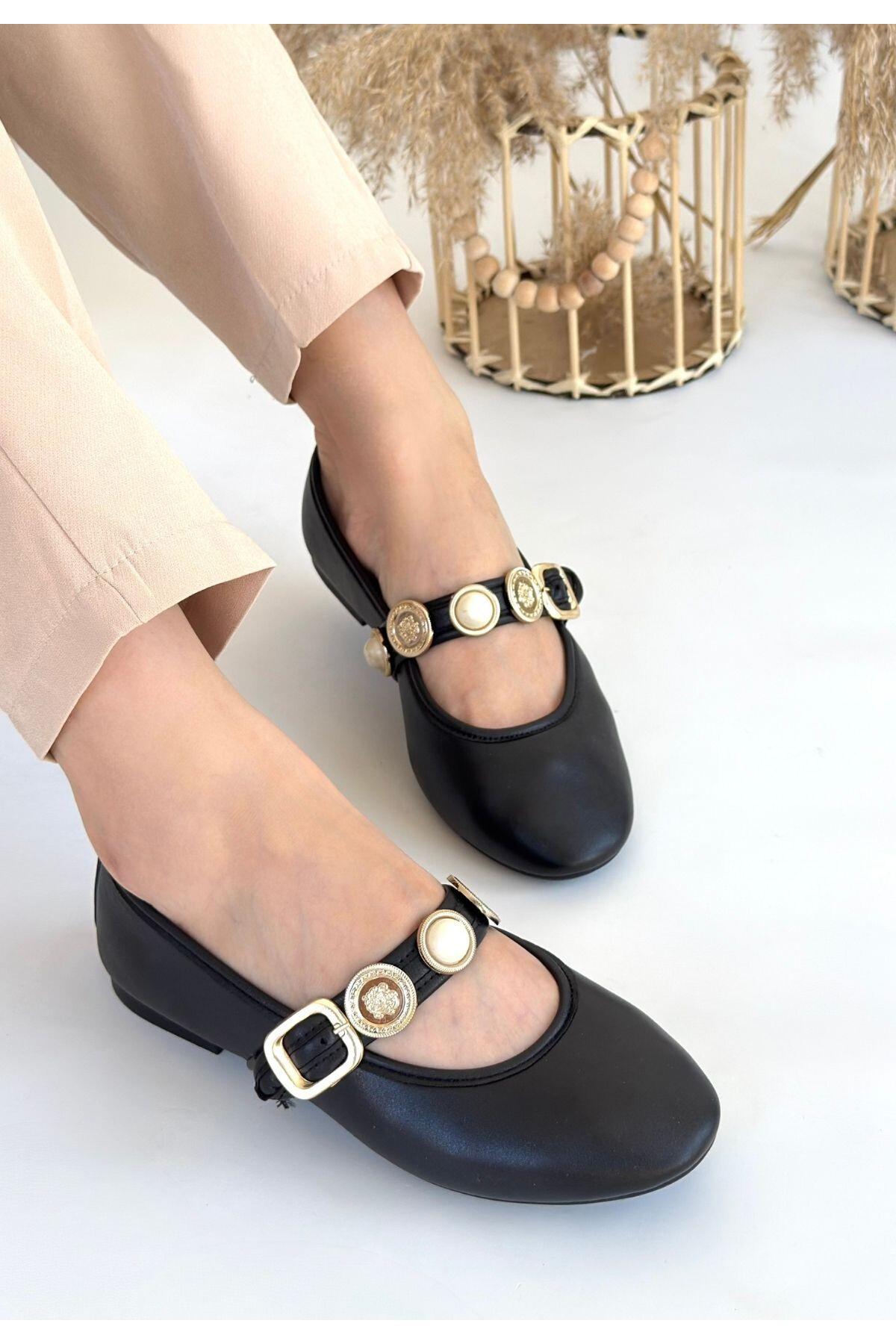 Atnis Siyah Cilt Babet Ayakkabı - Lisinya