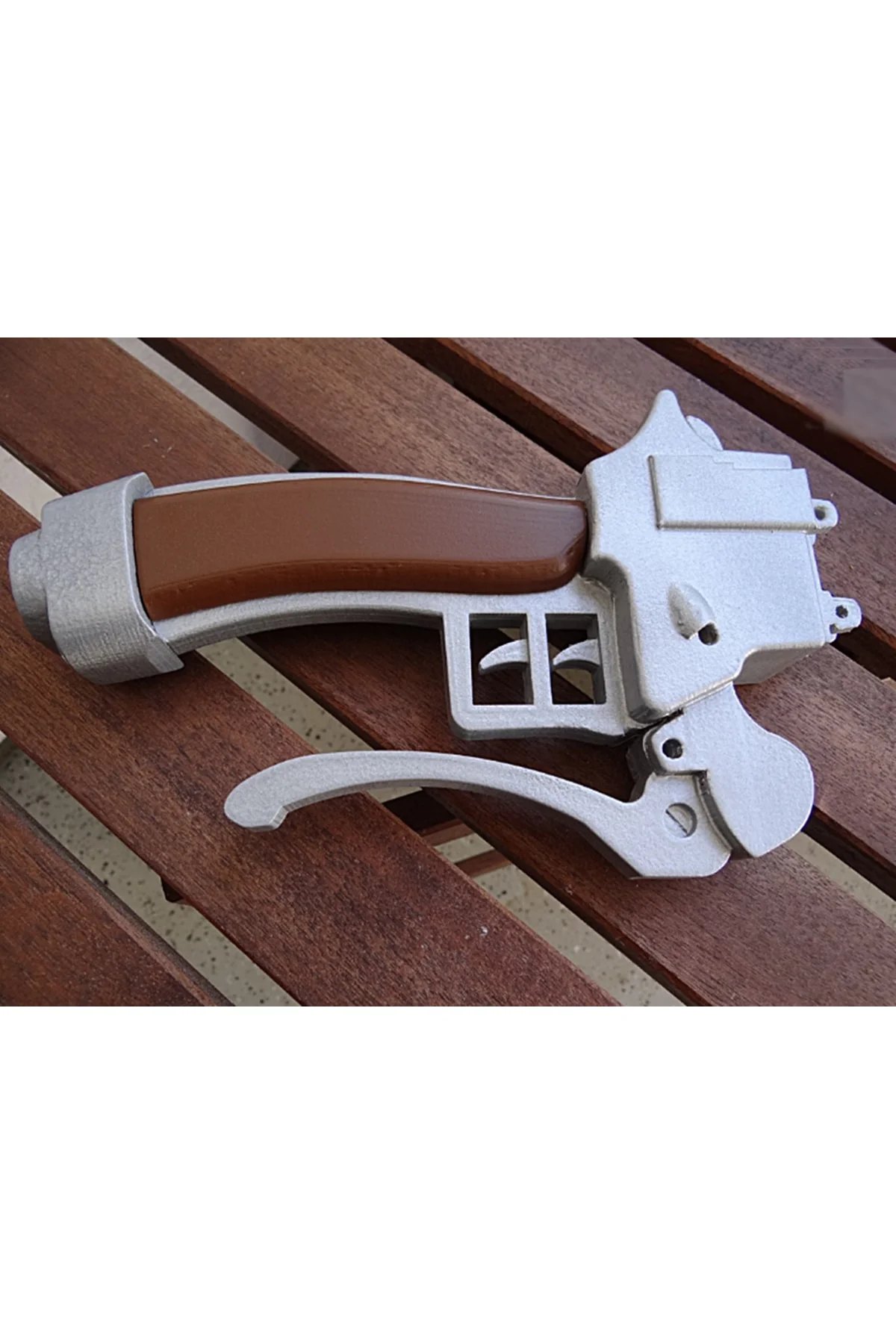 Attack On Titan Manevra Teçhizatı Figür 15 Cm