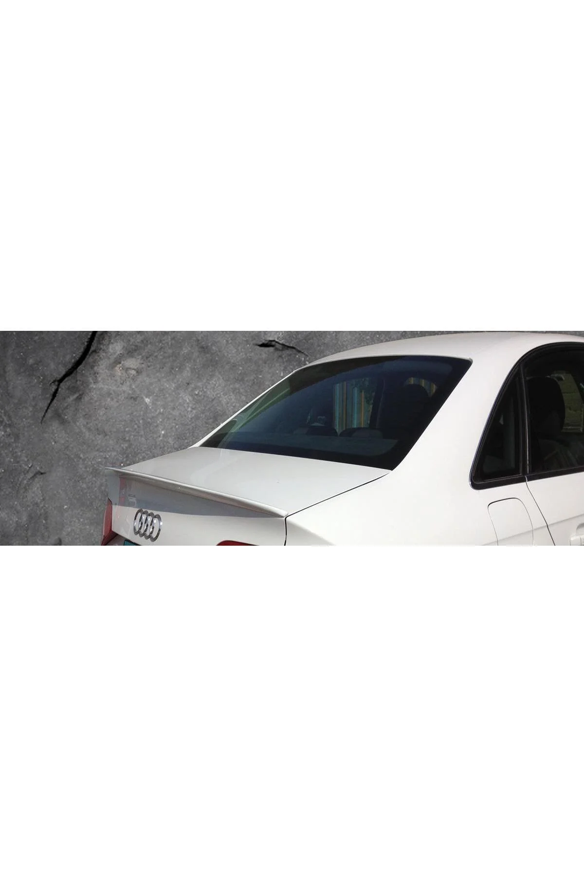 AUDİ A4 2008-2016 ASTARLI ANATOMİK SPOİLER