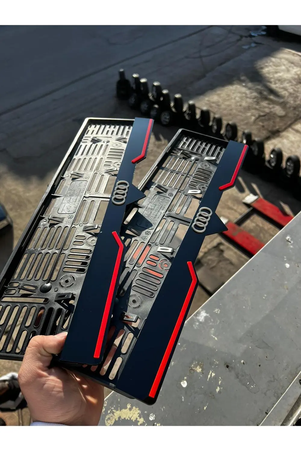 AUDİ Logolu Pleksi Plakalık 2 Adet 1 Takım