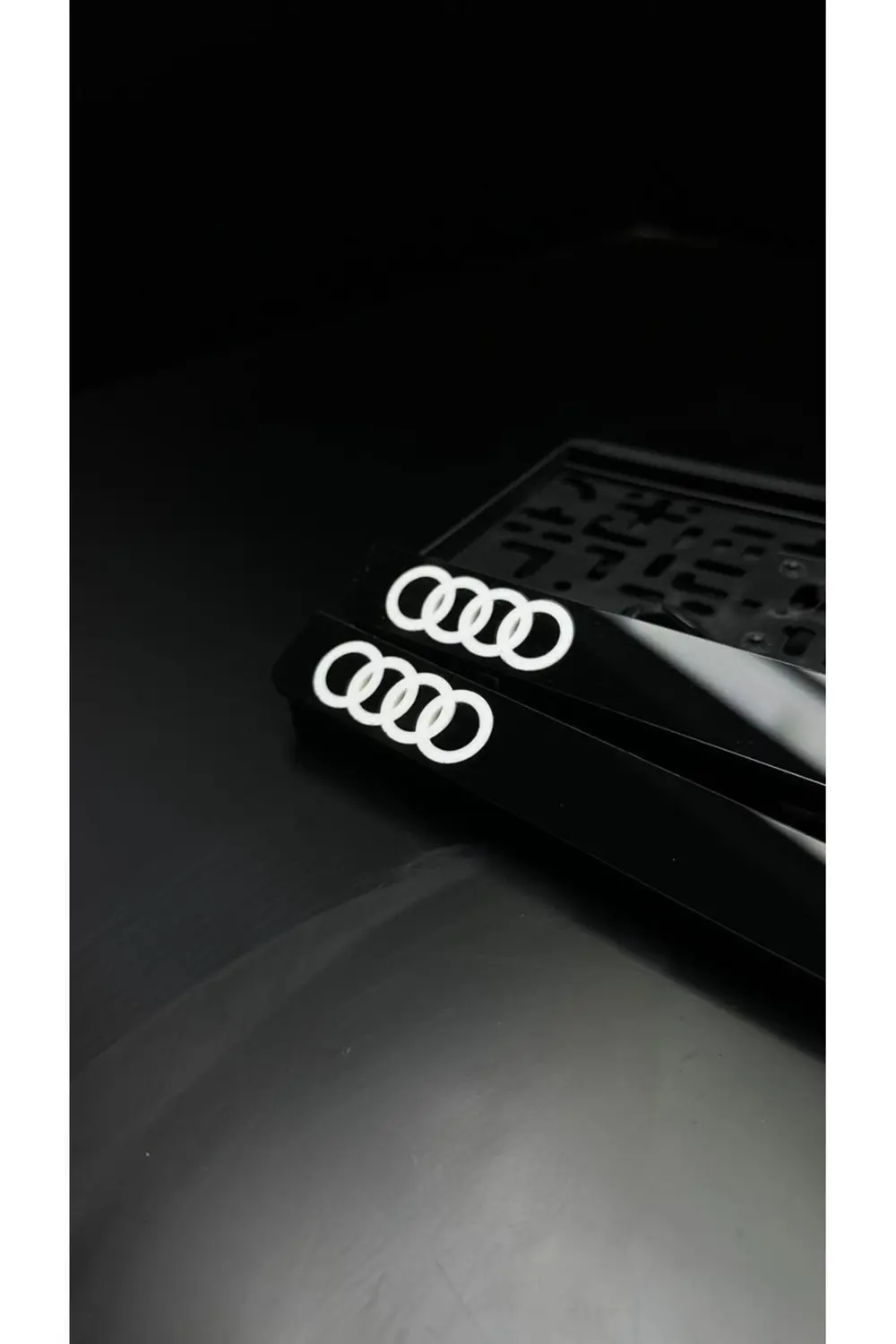 Audi Quattro Uyumlu Lux Pleksi Takmatik Plakalık