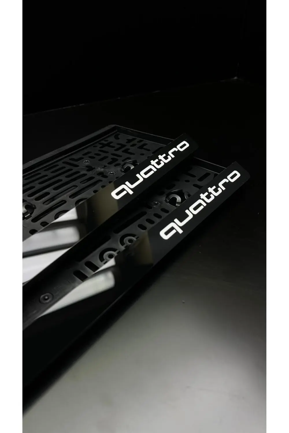 Audi Quattro Uyumlu Lux Pleksi Takmatik Plakalık