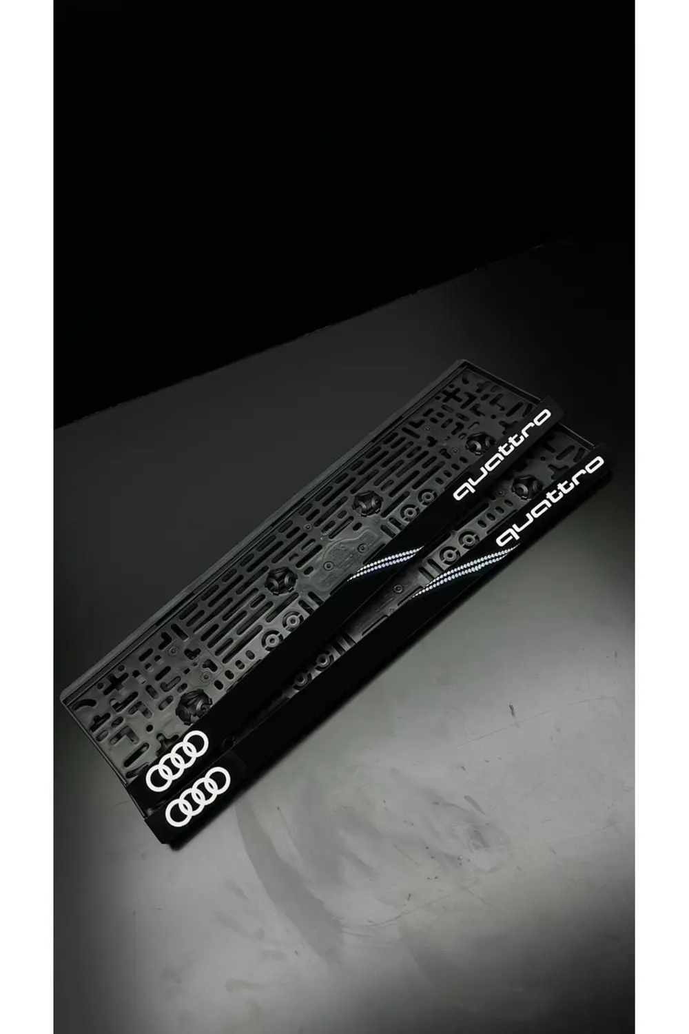 Audi Quattro Uyumlu Lux Pleksi Takmatik Plakalık