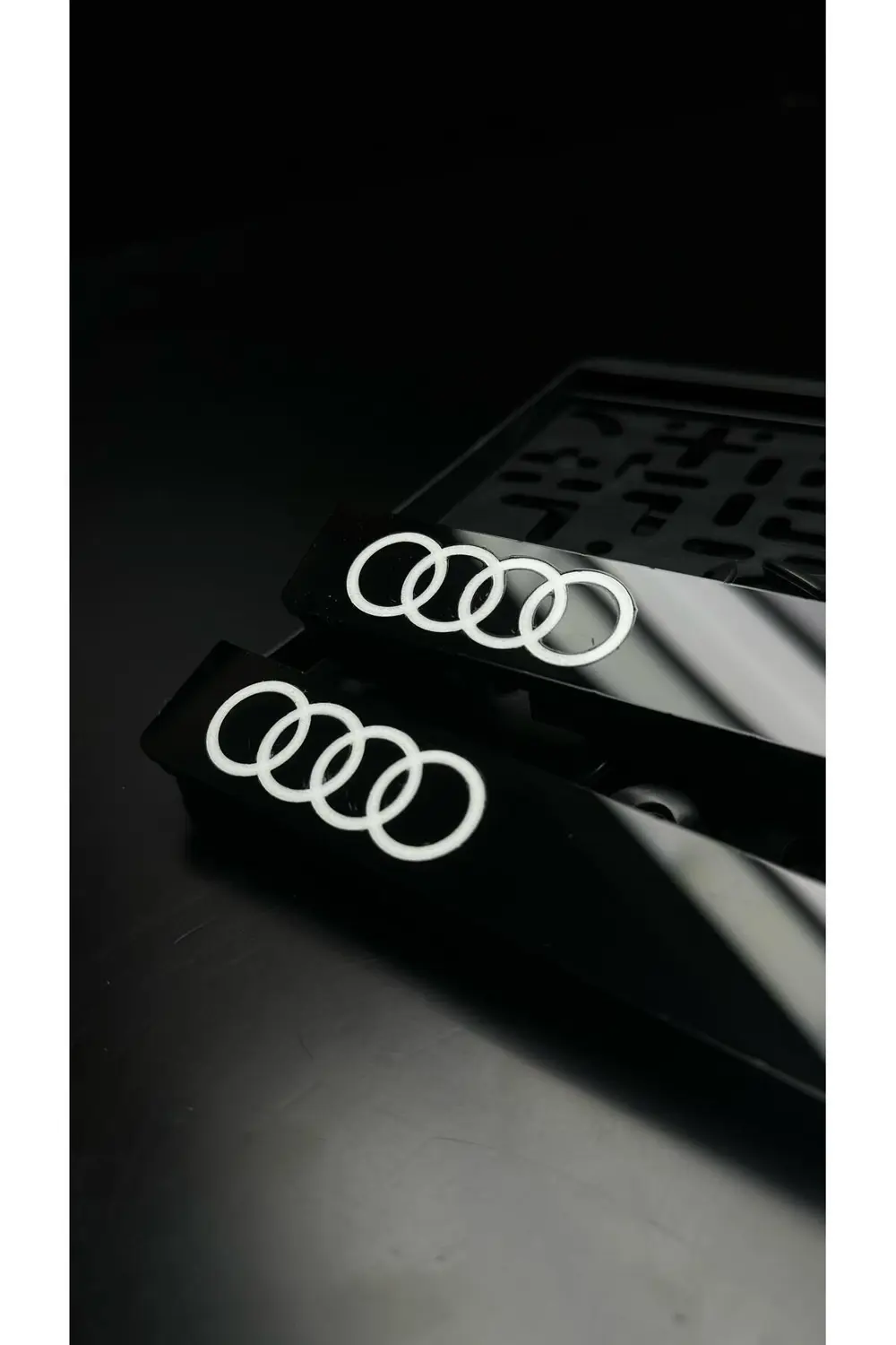 AUDİ VORSPRUNG UYUMLU DURCH TECHNİK LUX PLEKSİ TAKMATİK PLAKALIK