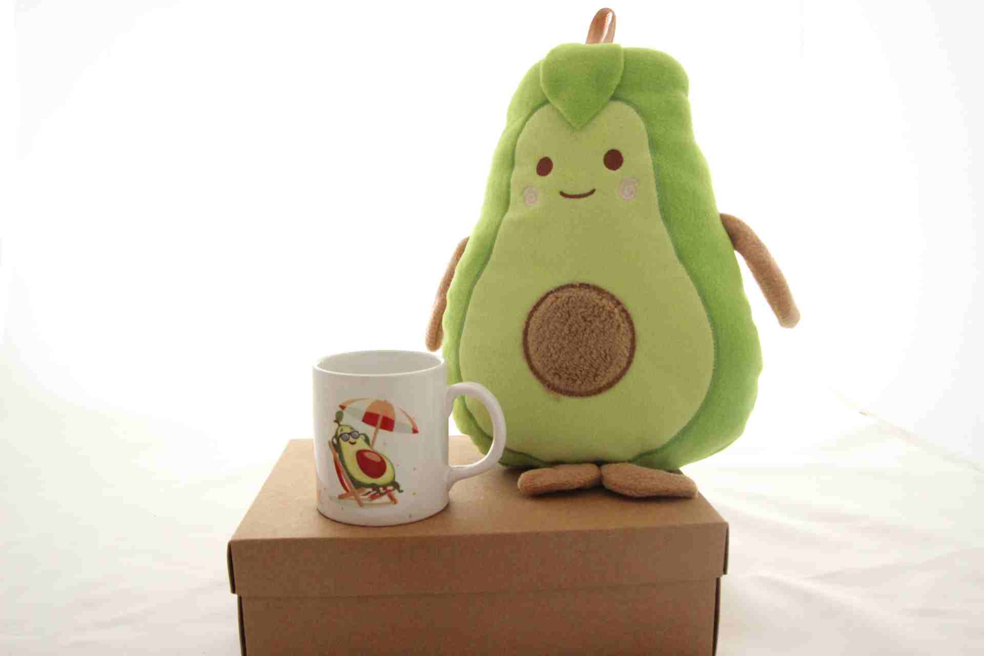 İhtiyaçavm Avokado Baskılı Hediye Kutusu - Yastık Ve Kupa Bardak Hediye Seti