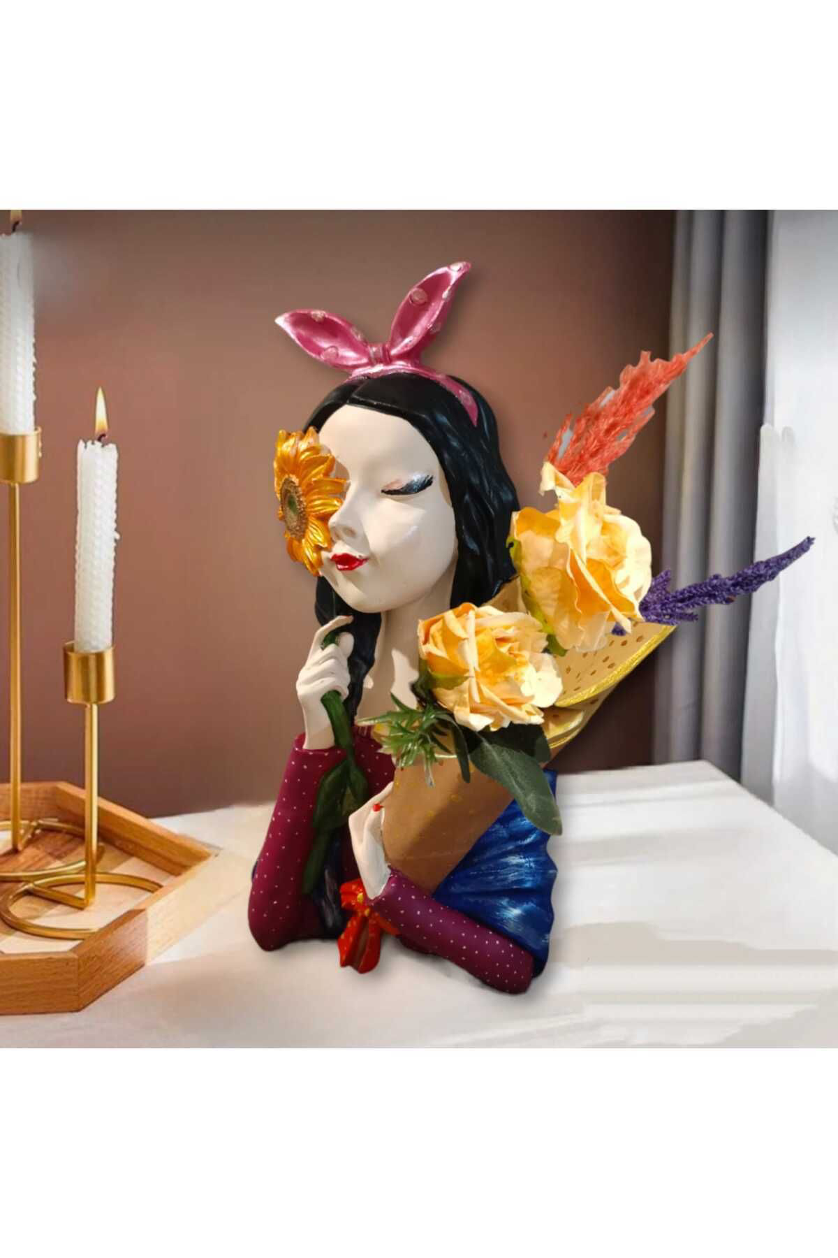 Ay Çiçekli Buketli Kız Polyester Biblo & Vazo & Saksı