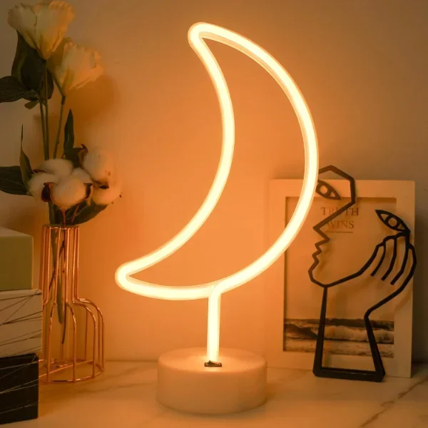 Ay Şeklinde Dekoratif Neon LED Lamba Aydınlatma Ürünü