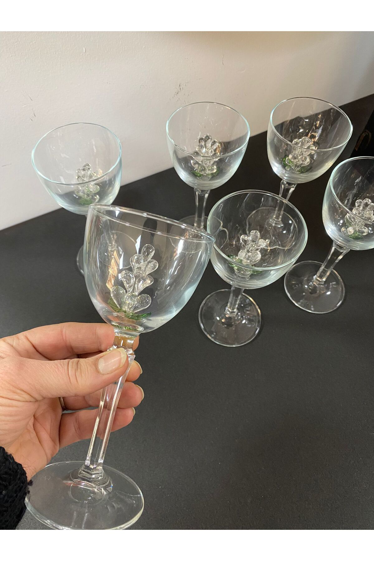Ayaklı Kristal Üzüm Dekorlu Tasarım Kahve Yanı Bardağı 165cc