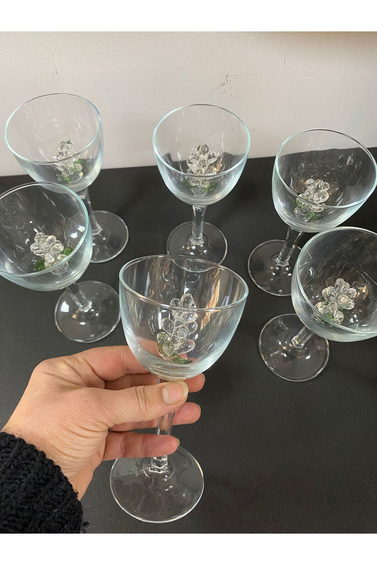 Ayaklı Kristal Üzüm Dekorlu Tasarım Kahve Yanı Bardağı 165cc