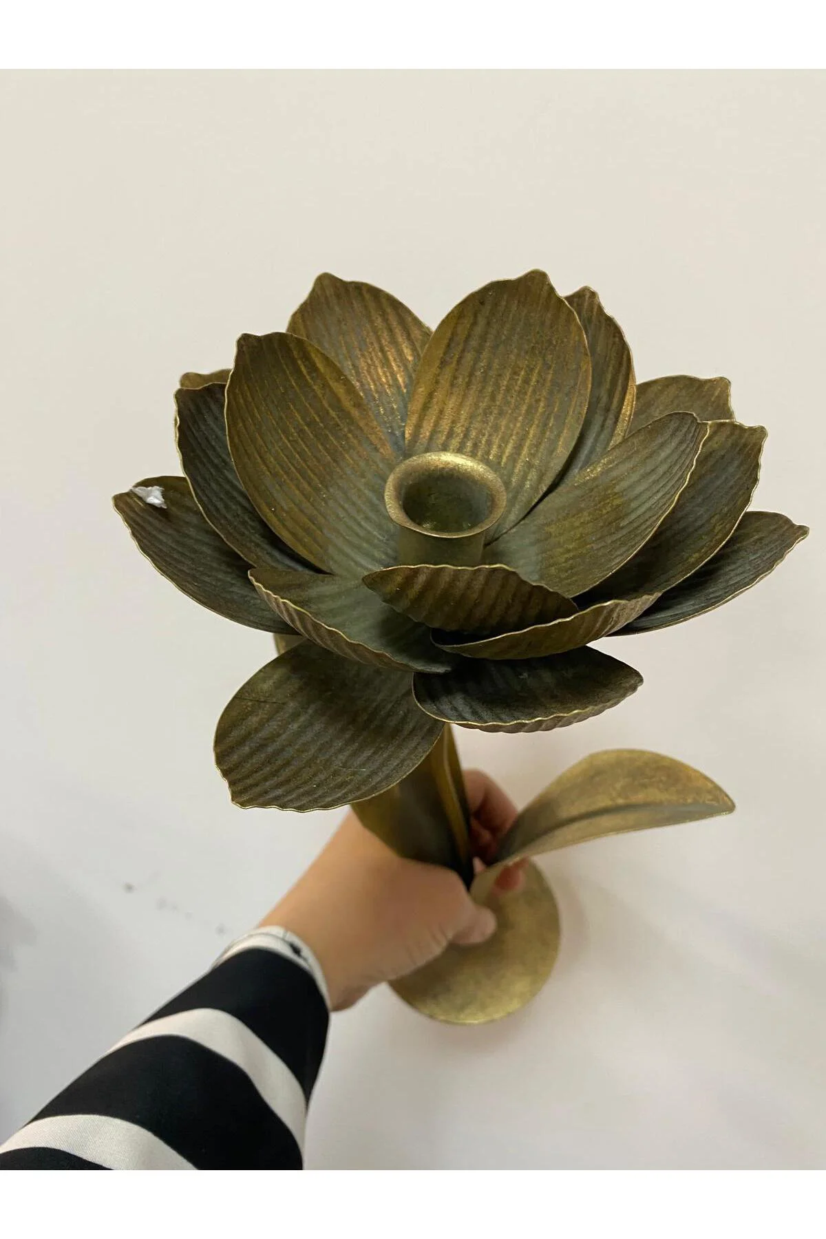 Ayaklı Metal Lotus Şamdan Mumluk 33x10 cm Fiyatı, Yorumları ve Özellikleri