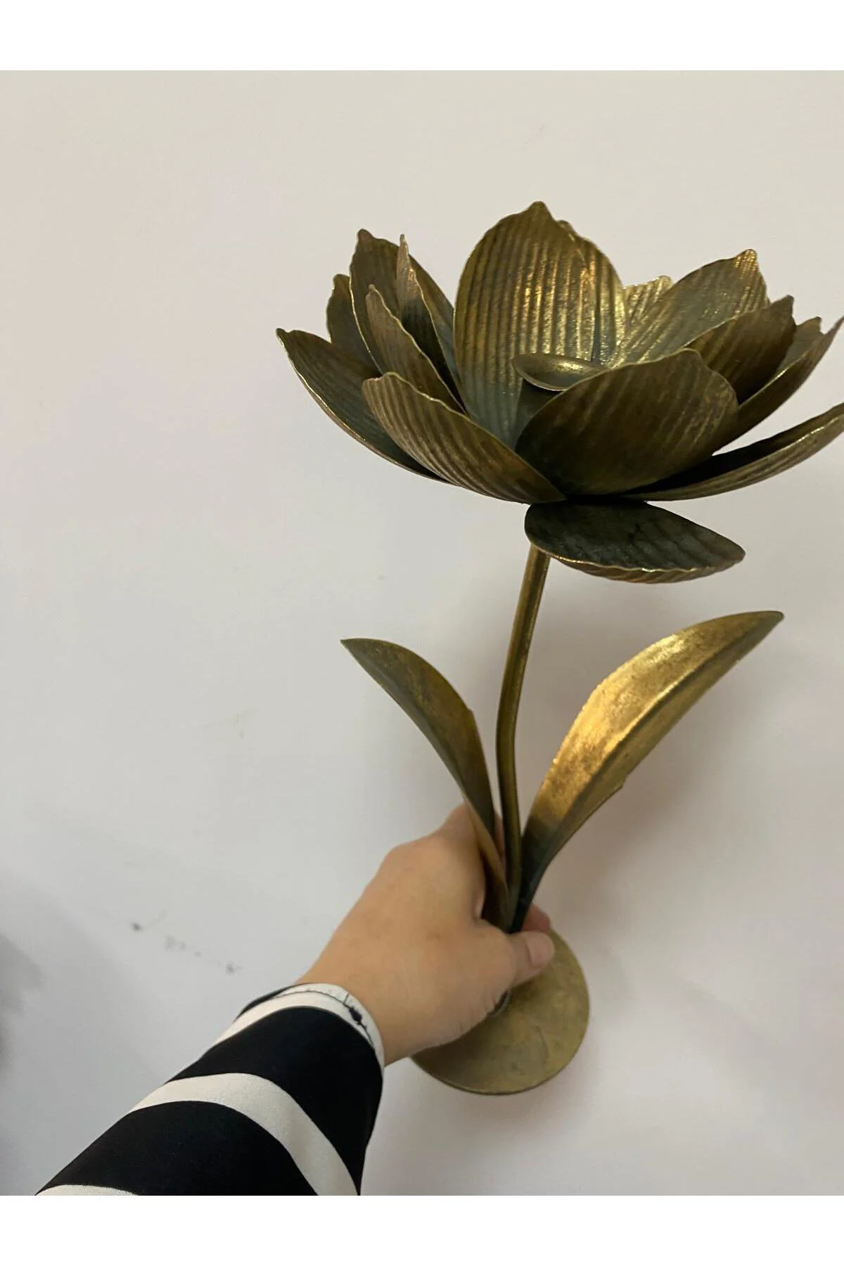Ayaklı Metal Lotus Şamdan Mumluk 33x10 cm Fiyatı, Yorumları ve Özellikleri