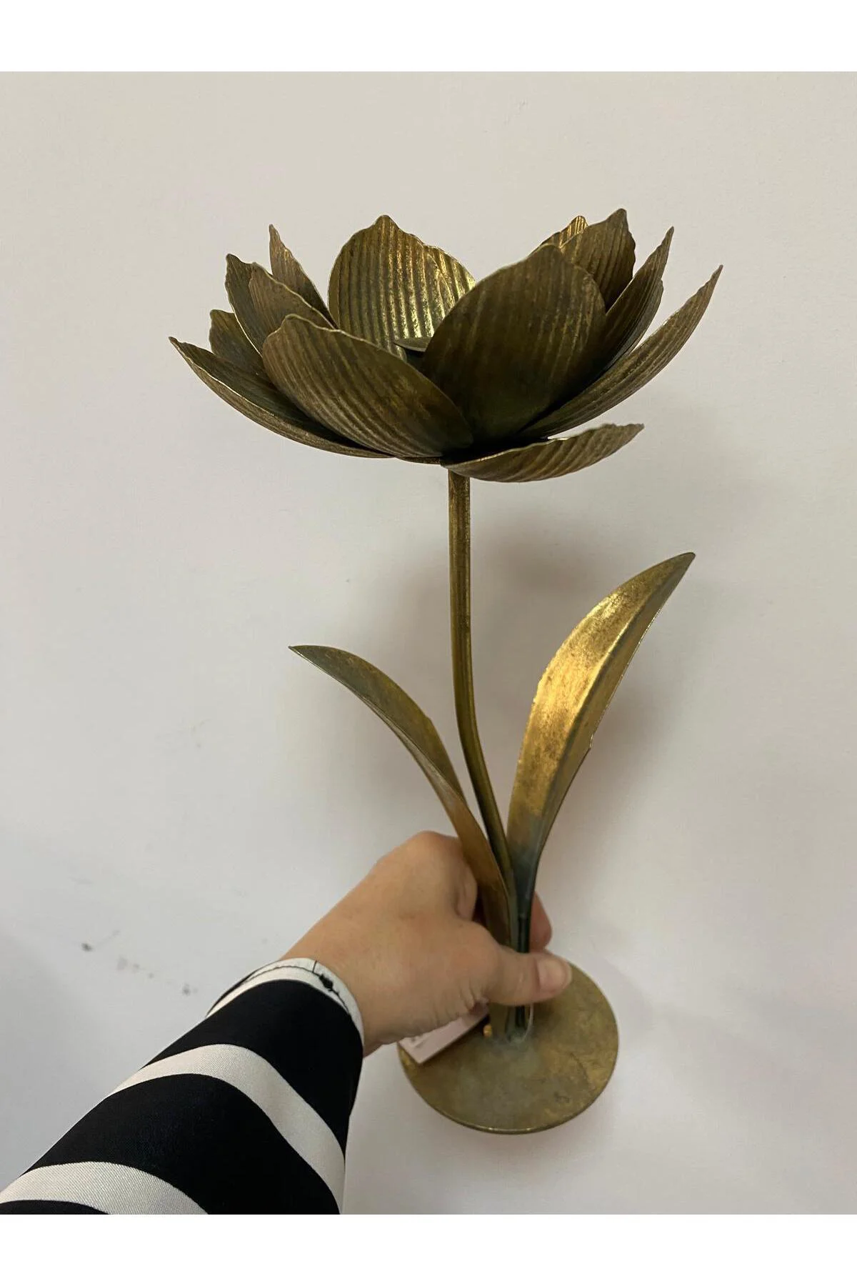 Ayaklı Metal Lotus Şamdan Mumluk 33x10 cm Ayaklı Metal Lotus Şamdan Mumluk 33x10 cm