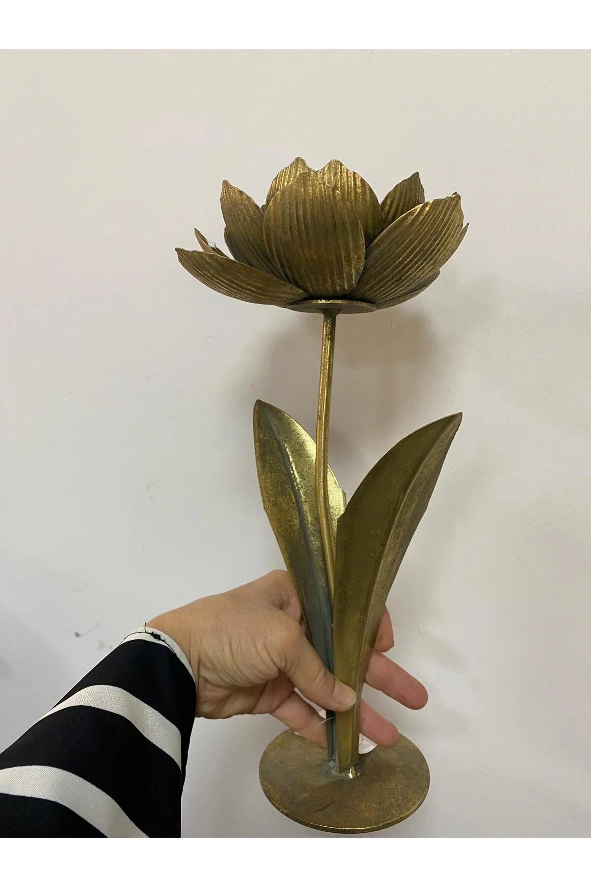 Ayaklı Metal Lotus Şamdan Mumluk 33x10 cm Fiyatı, Yorumları ve Özellikleri